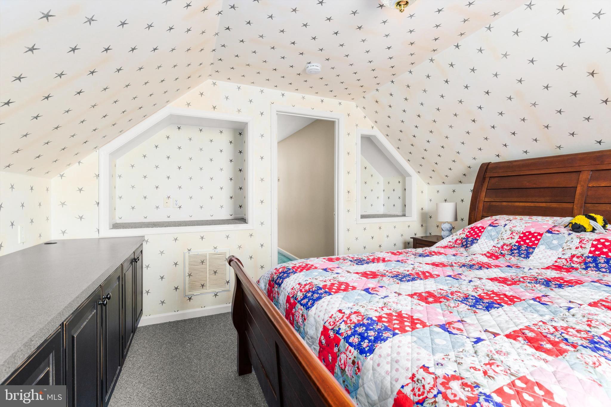 SADDLE CREEK - Residential