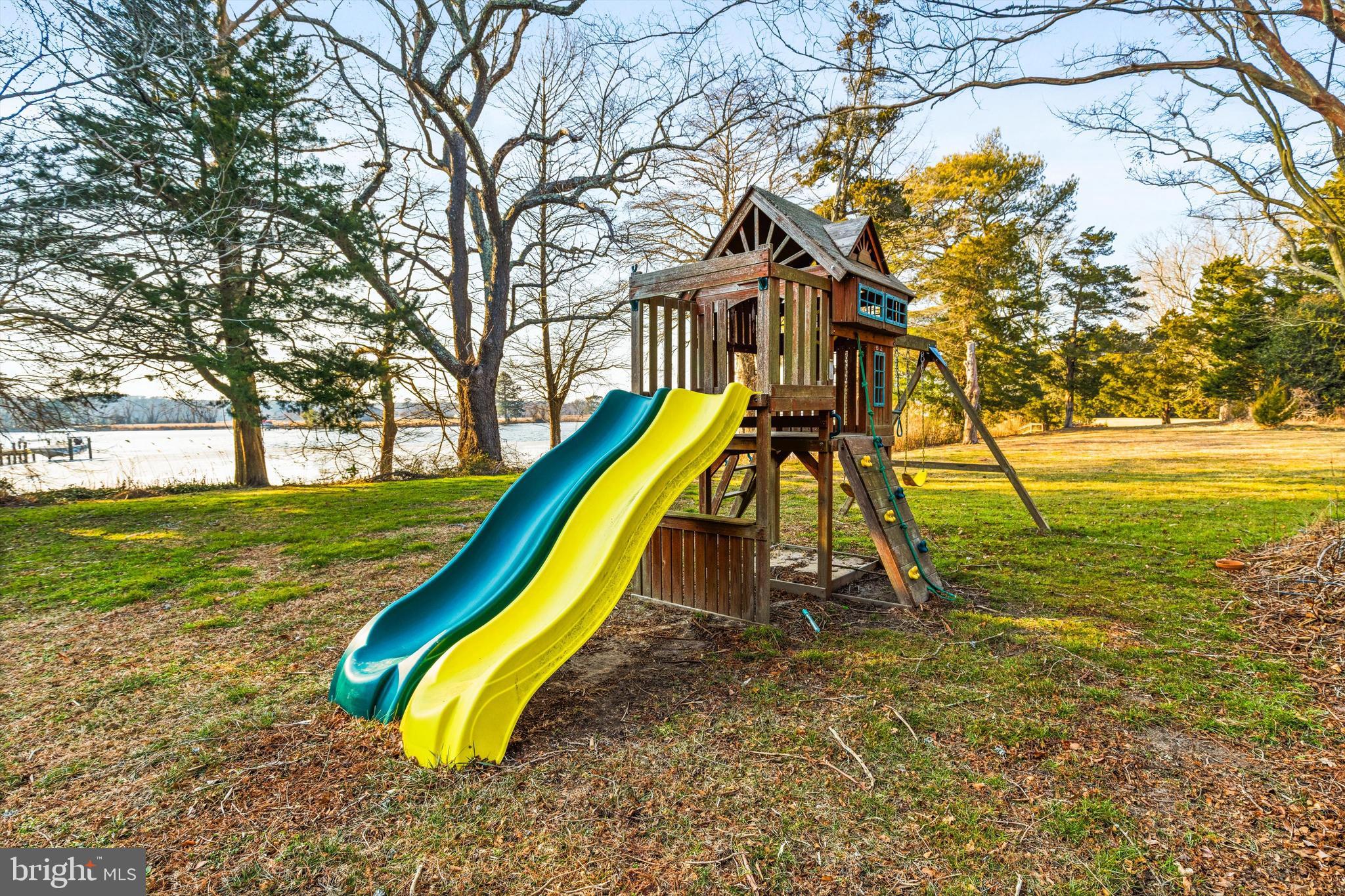 SADDLE CREEK - Residential