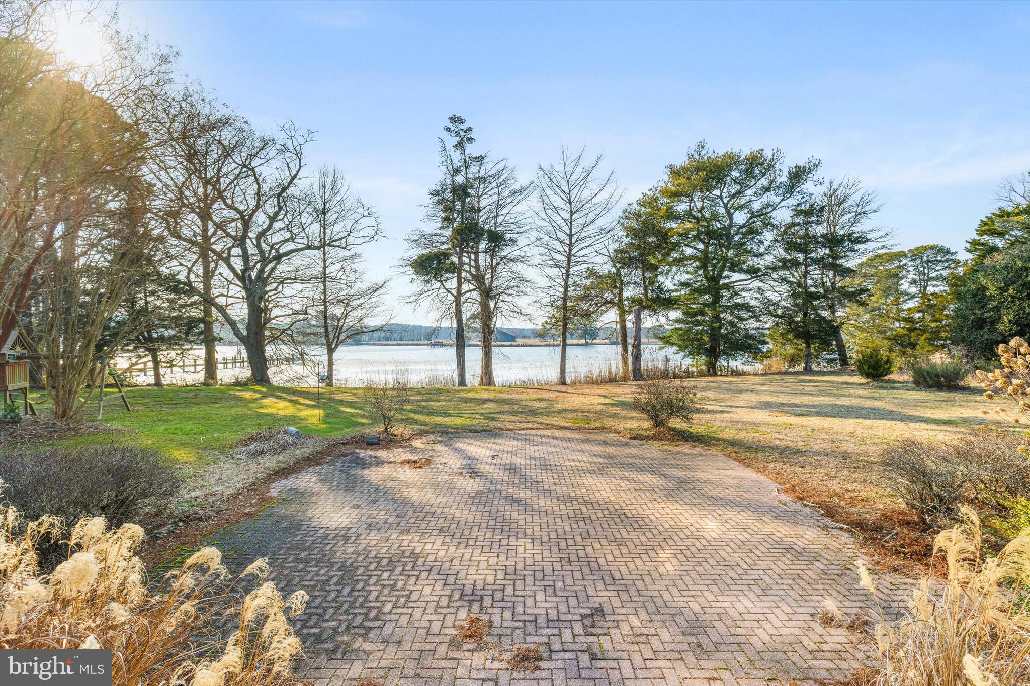 SADDLE CREEK - Residential