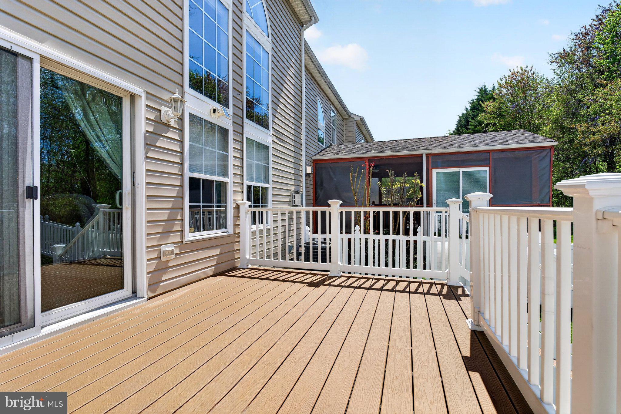 LOU MAR ESTATES - Residential