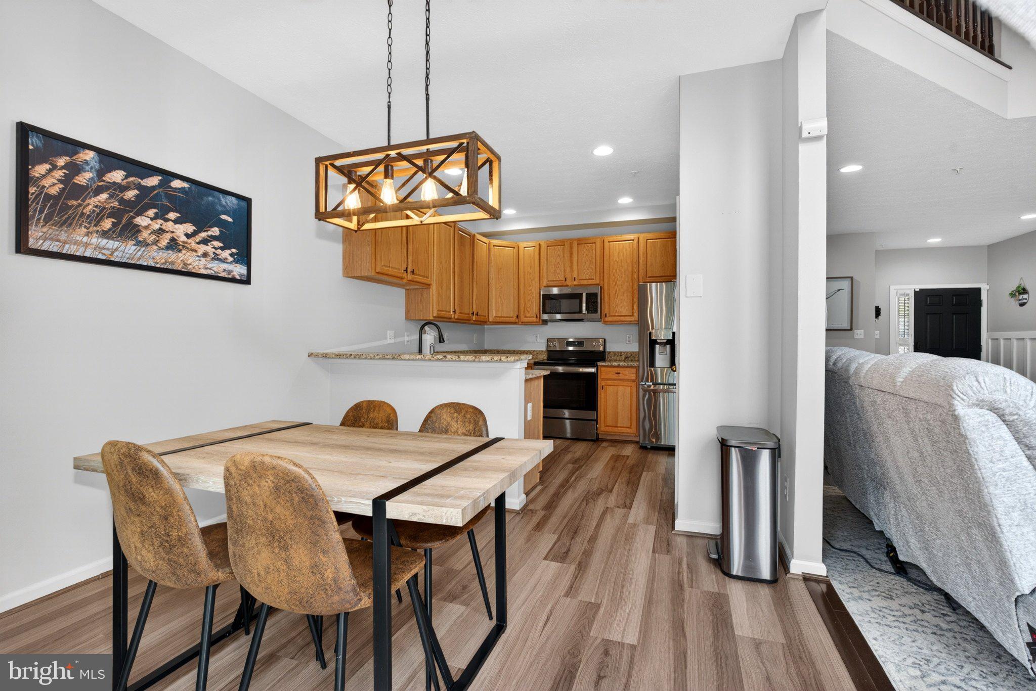 LOU MAR ESTATES - Residential