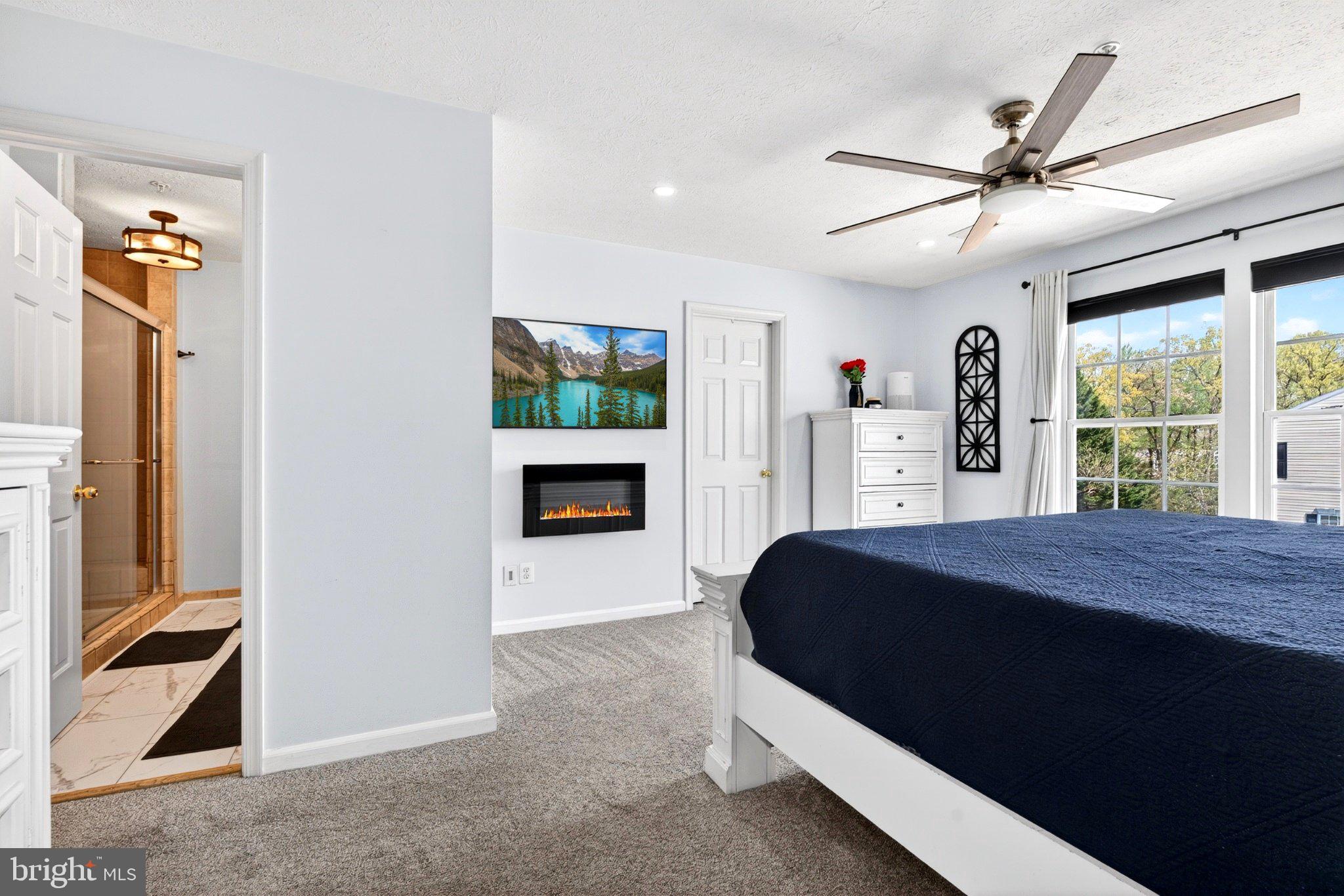 LOU MAR ESTATES - Residential