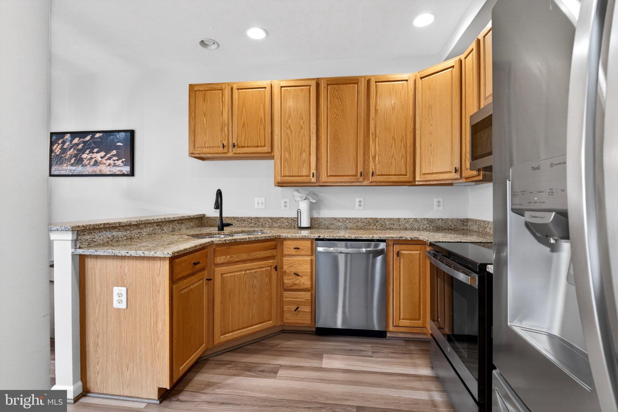 LOU MAR ESTATES - Residential