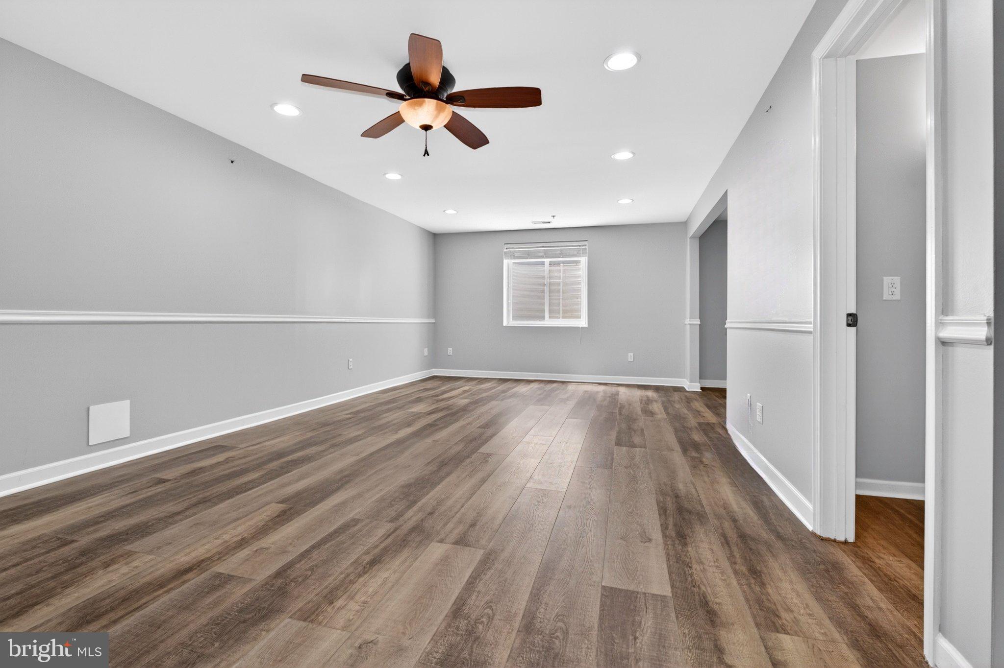 LOU MAR ESTATES - Residential