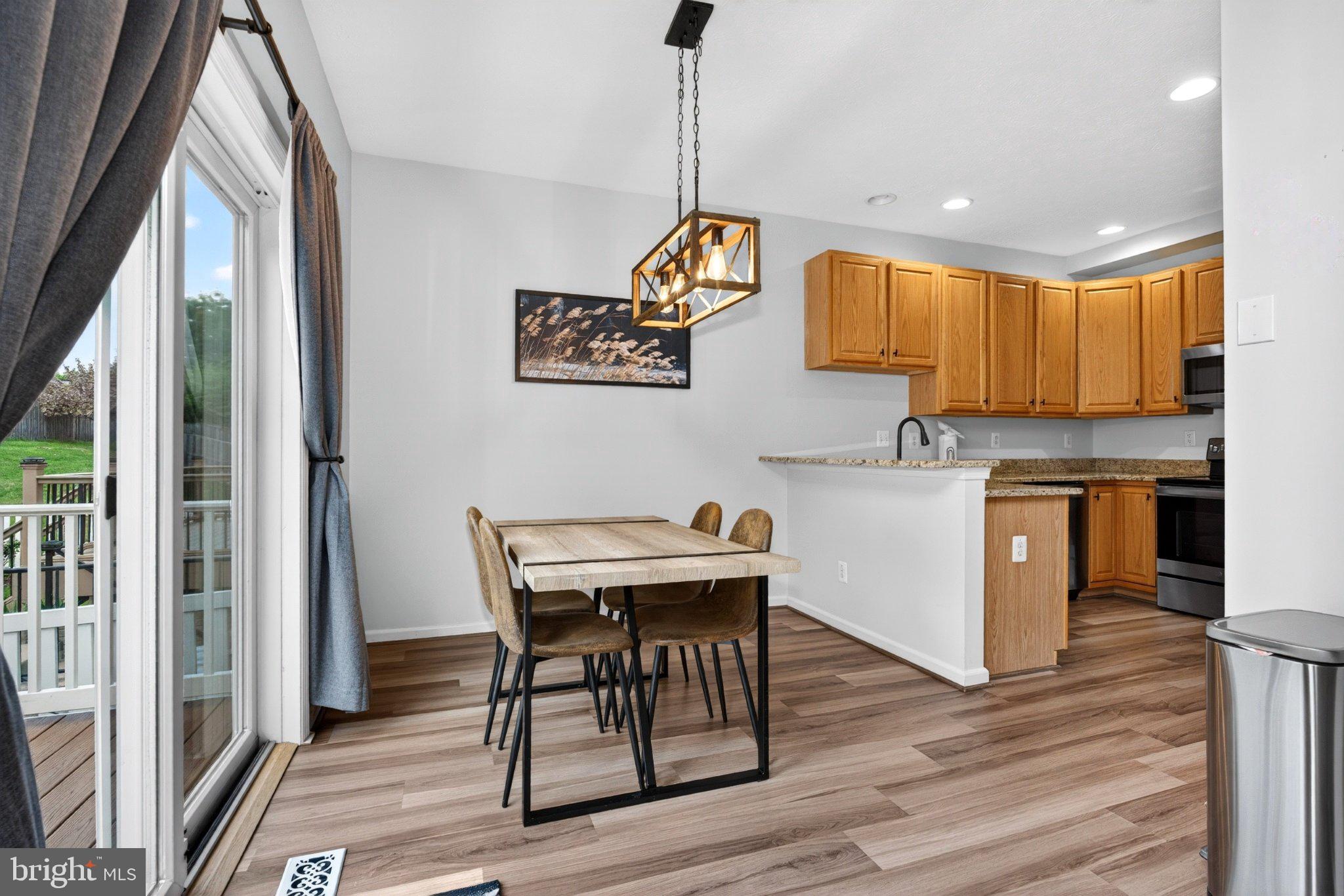 LOU MAR ESTATES - Residential