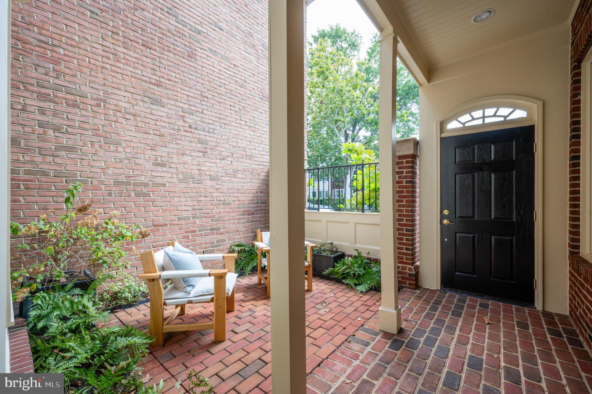 1209 WILKES STREET