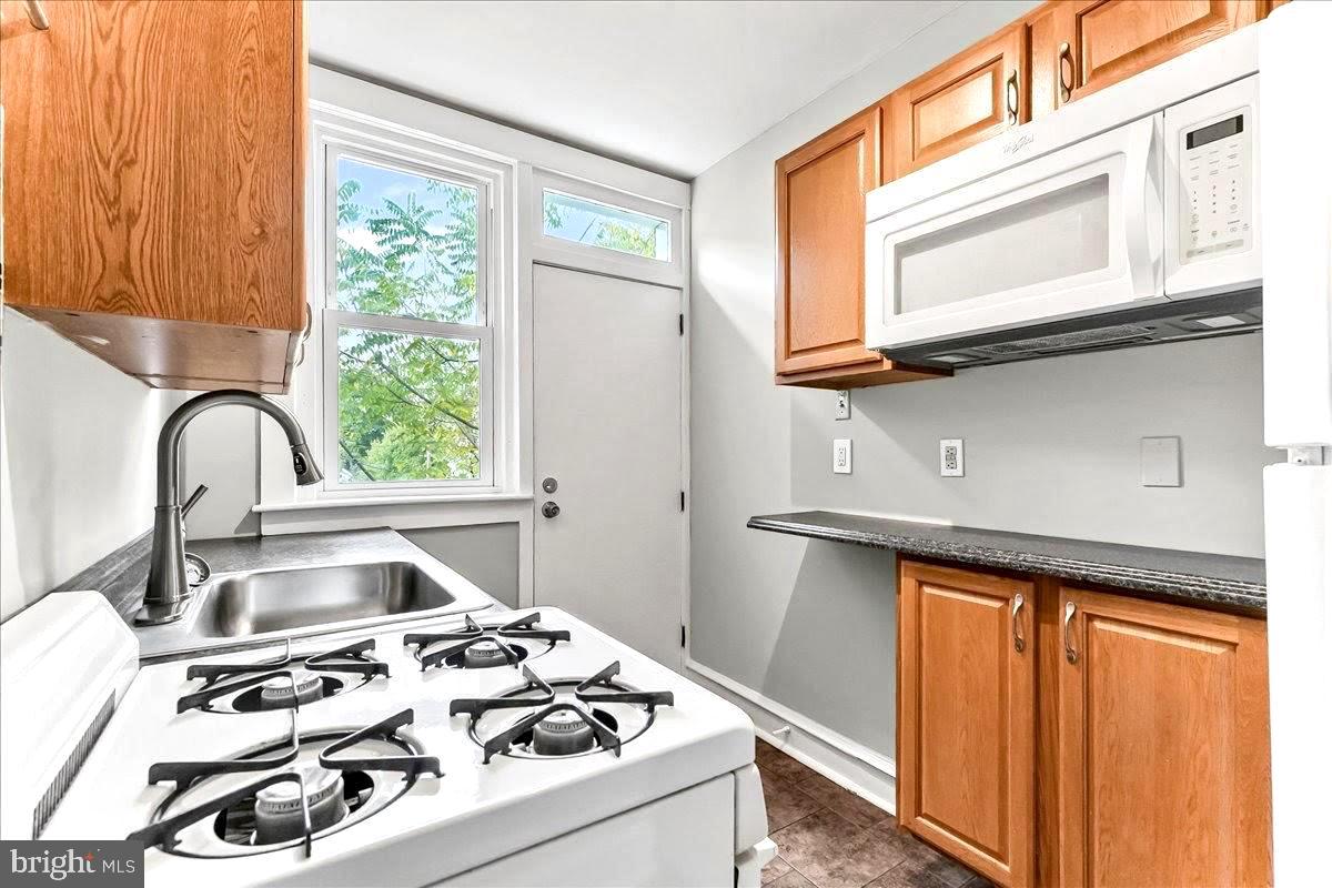 SHARON HILL - Residential Lease