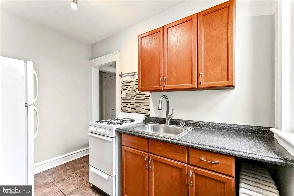 SHARON HILL - Residential Lease