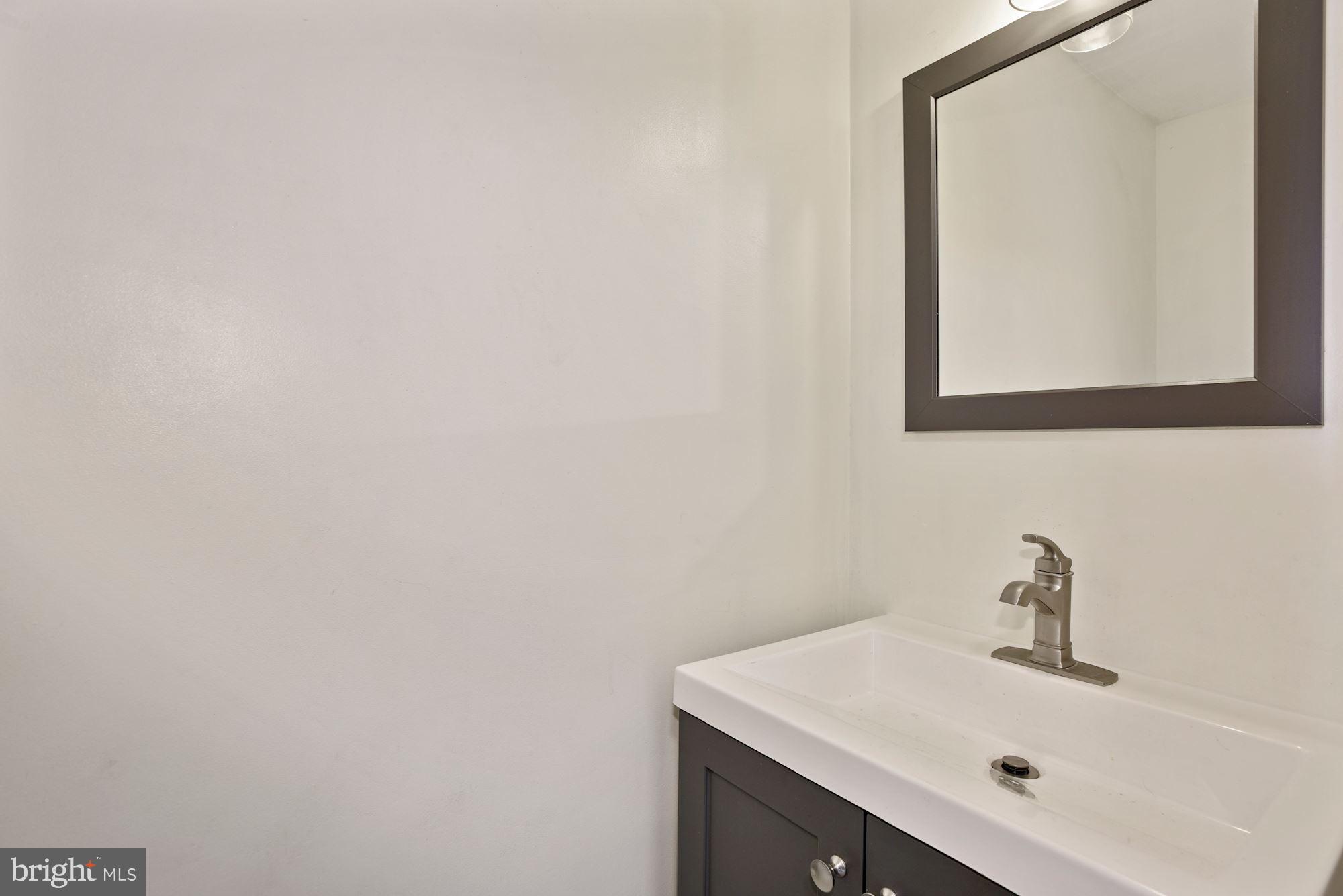 ASHBURN FARM - Residential Lease