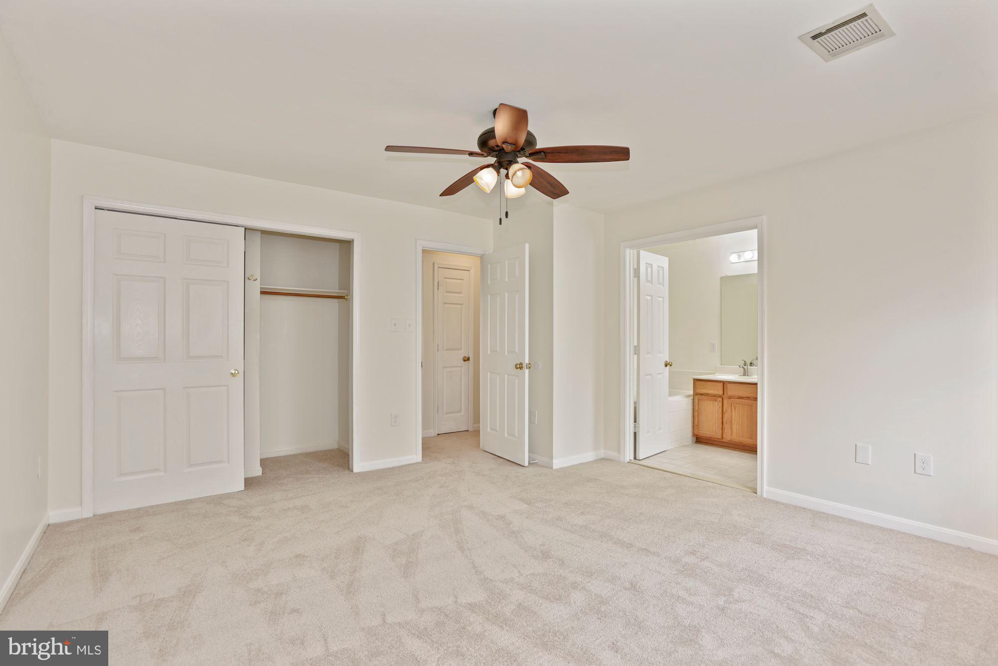 ASHBURN FARM - Residential Lease