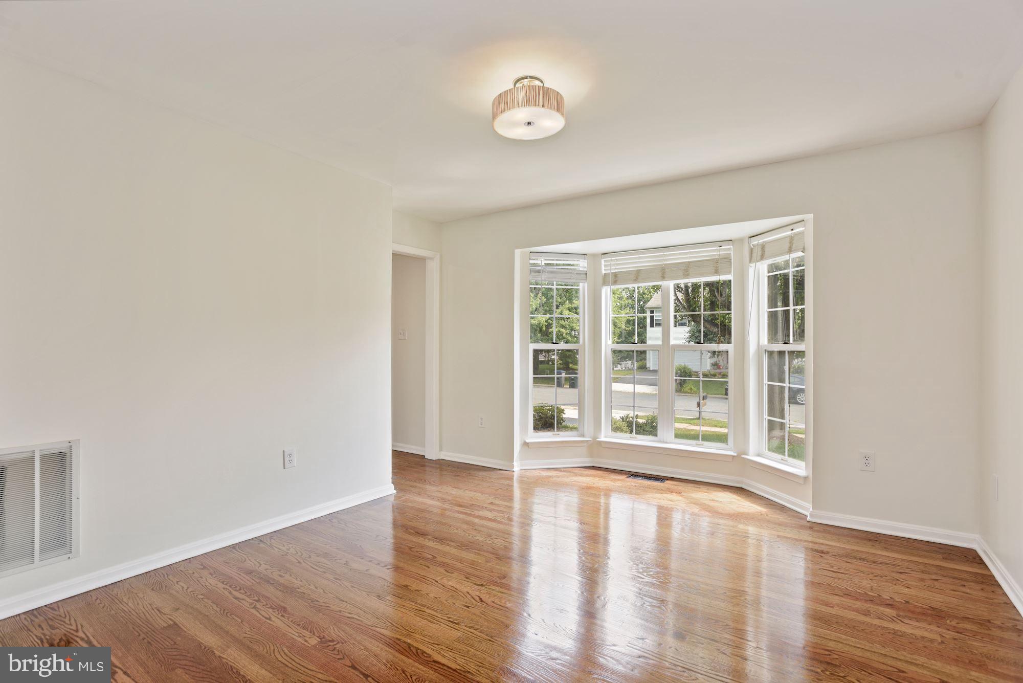 ASHBURN FARM - Residential Lease