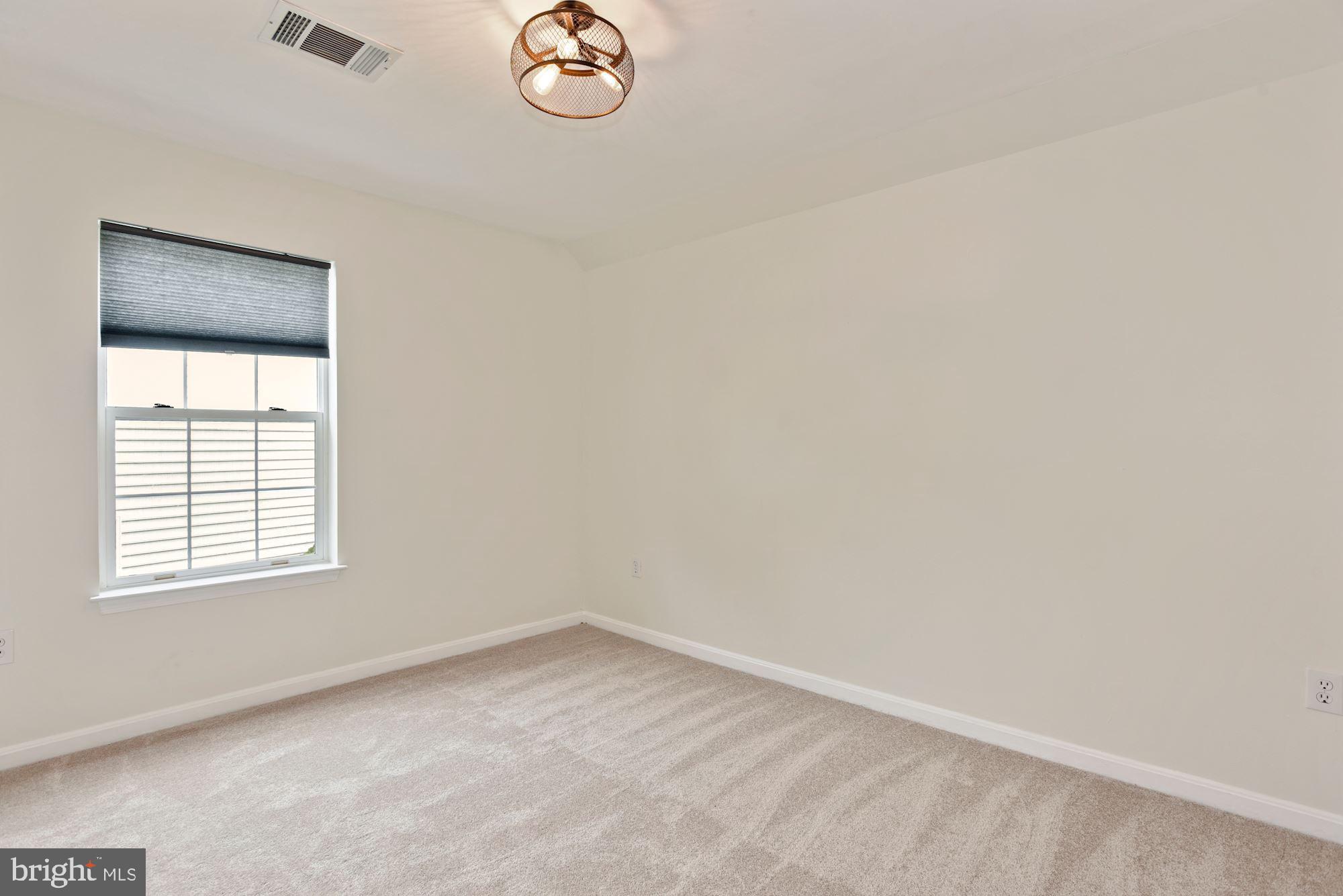 ASHBURN FARM - Residential Lease