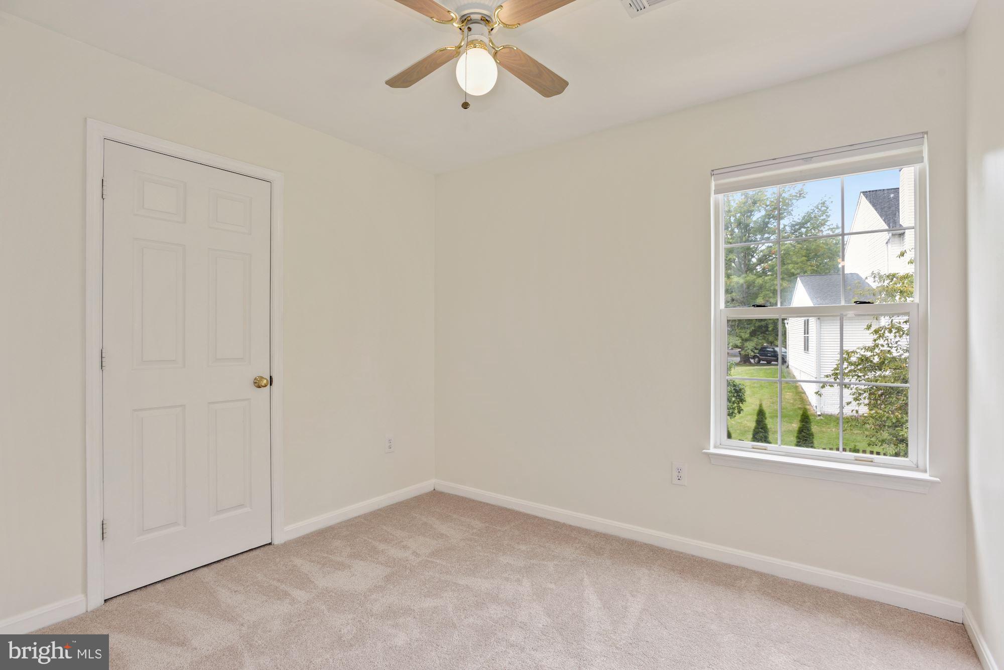 ASHBURN FARM - Residential Lease