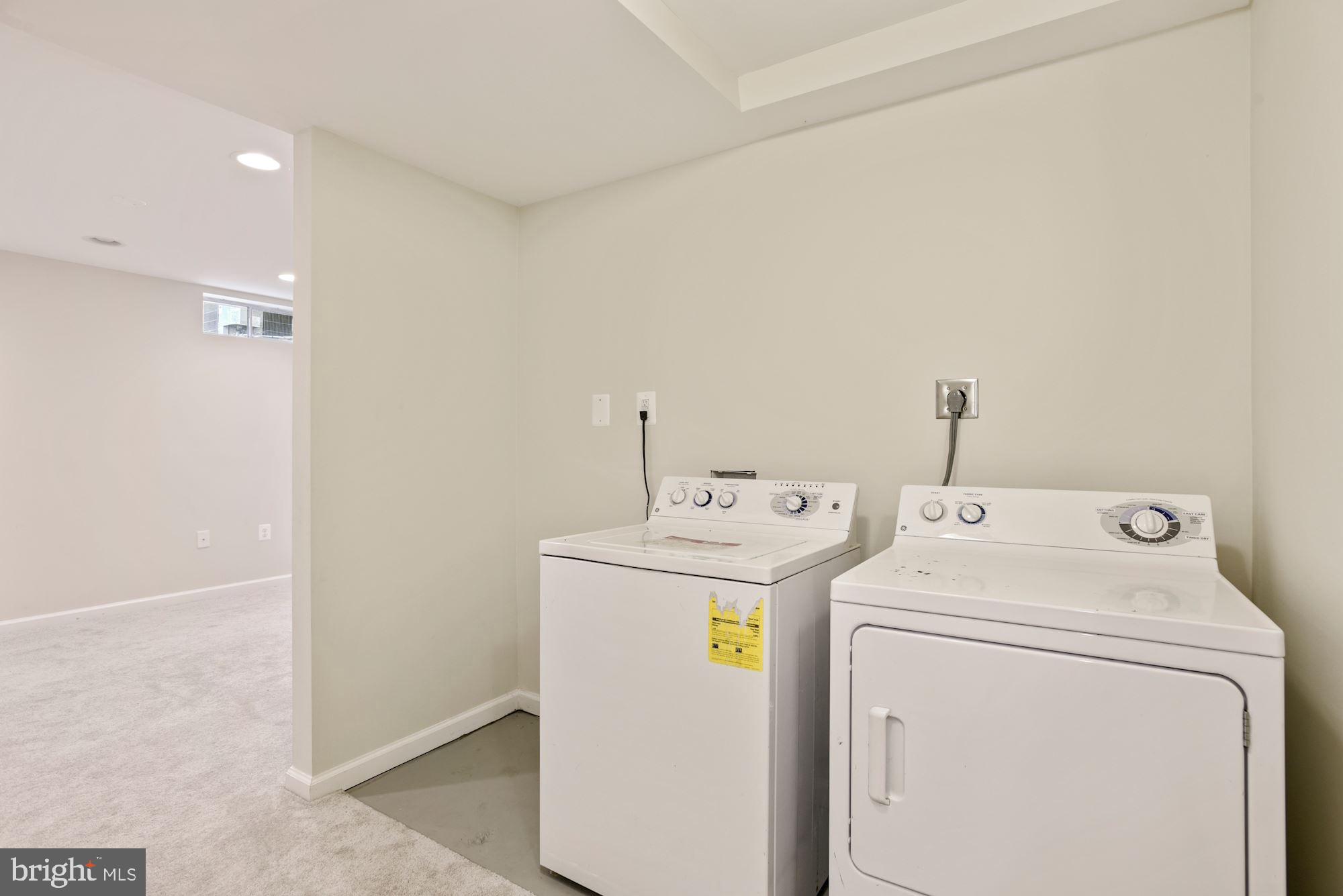 ASHBURN FARM - Residential Lease