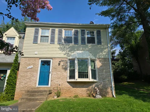 5876 Kara Place, Burke, VA MLS: VAFX2341124