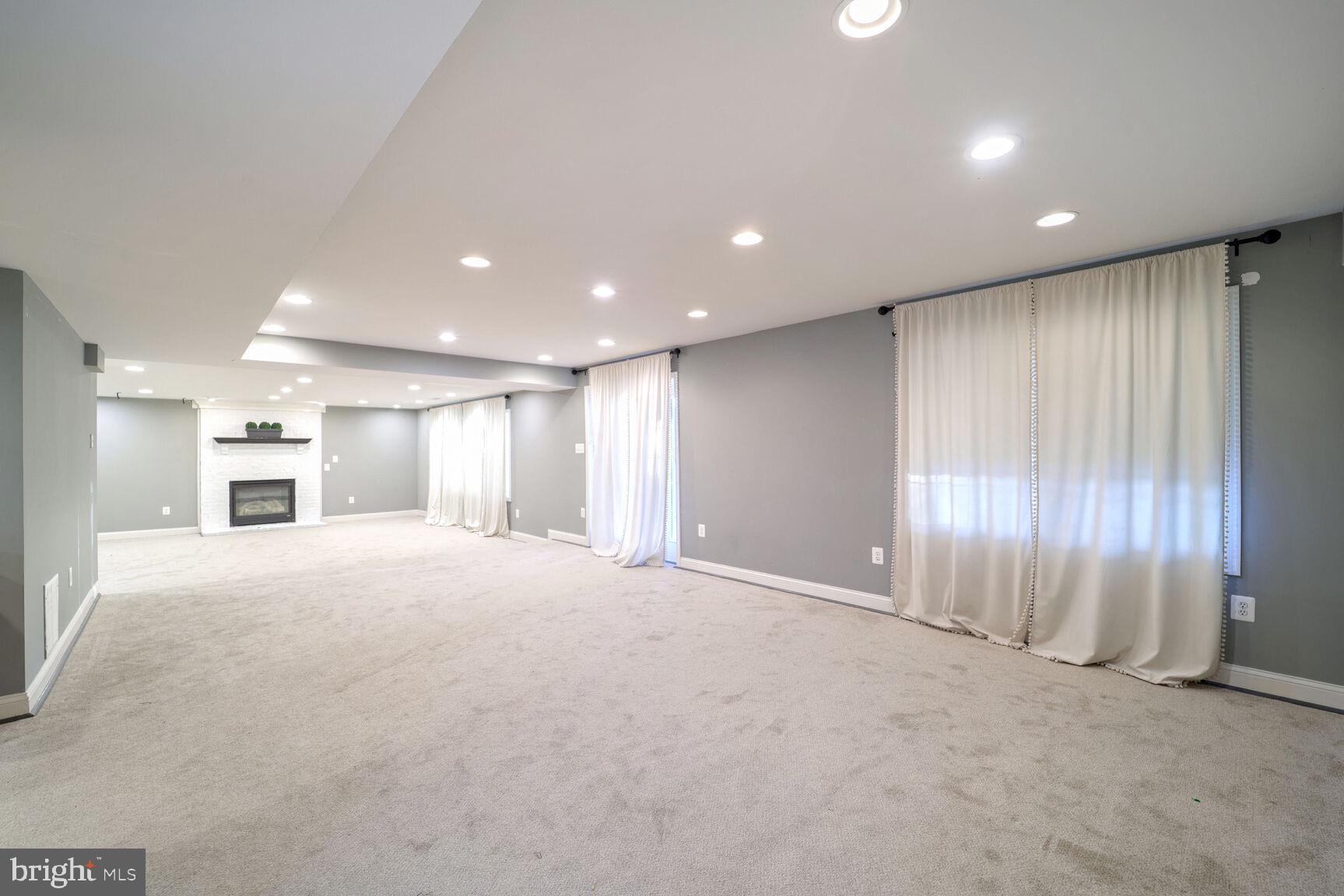 HAMPSHIRE GREENS - Residential