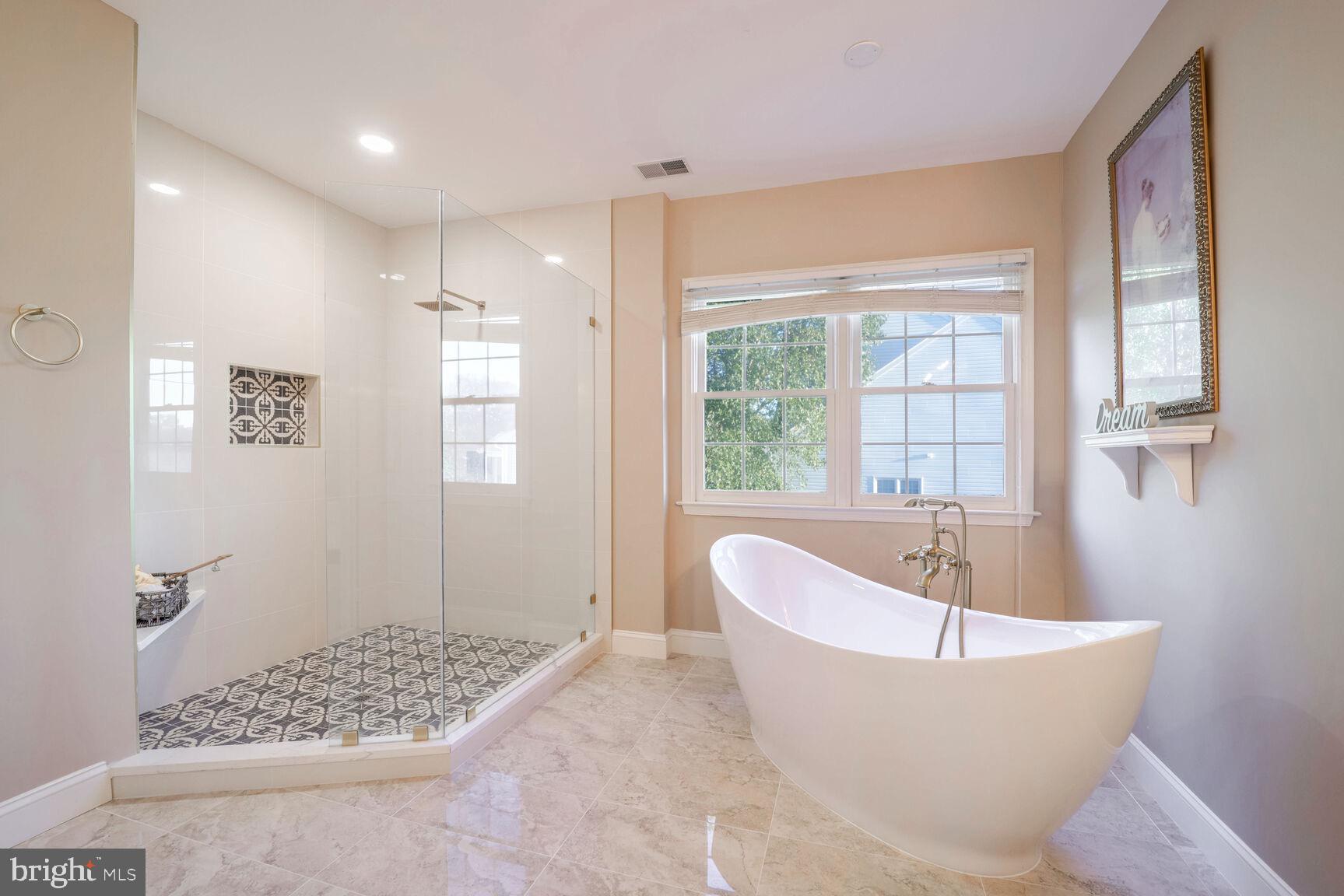 HAMPSHIRE GREENS - Residential