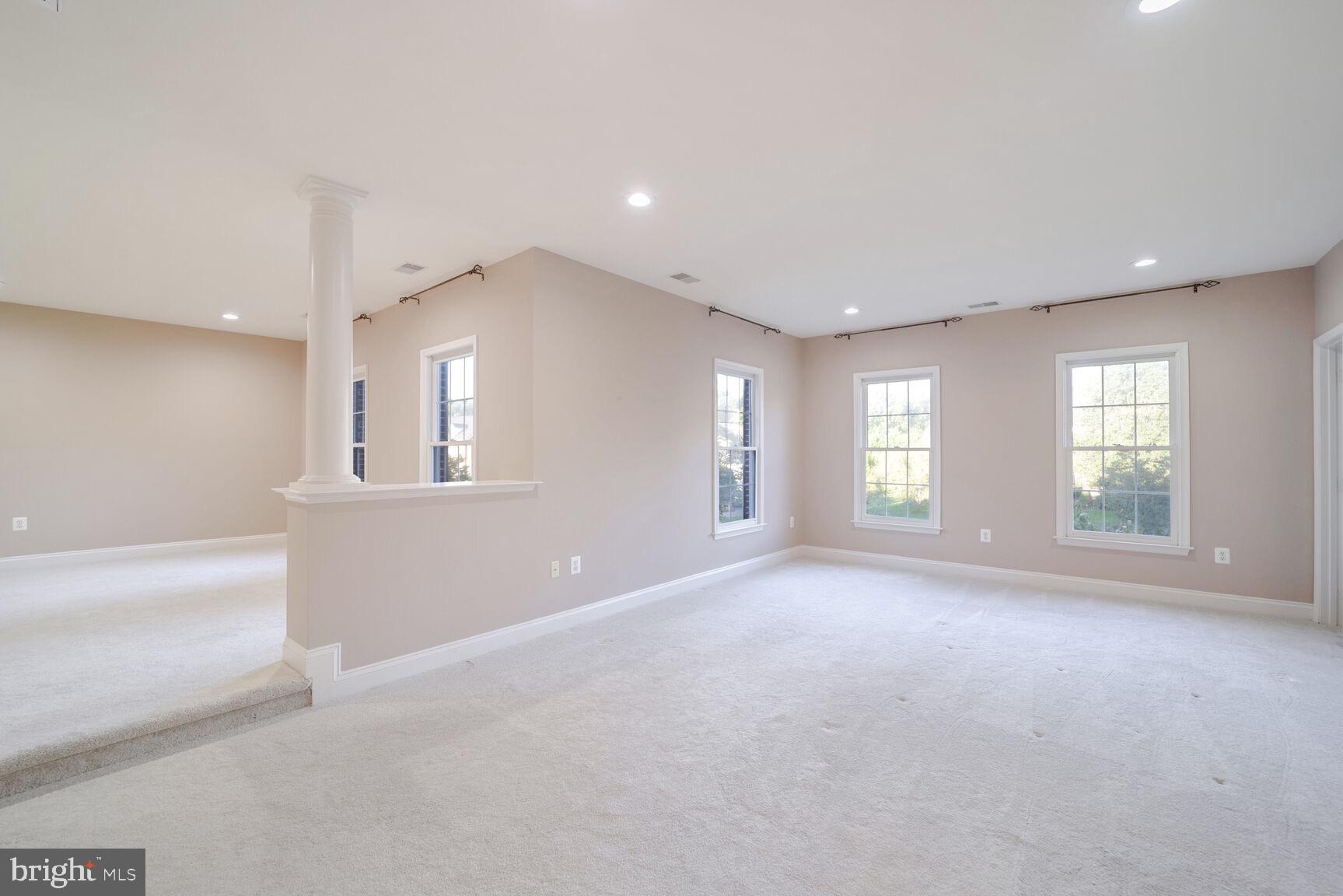 HAMPSHIRE GREENS - Residential