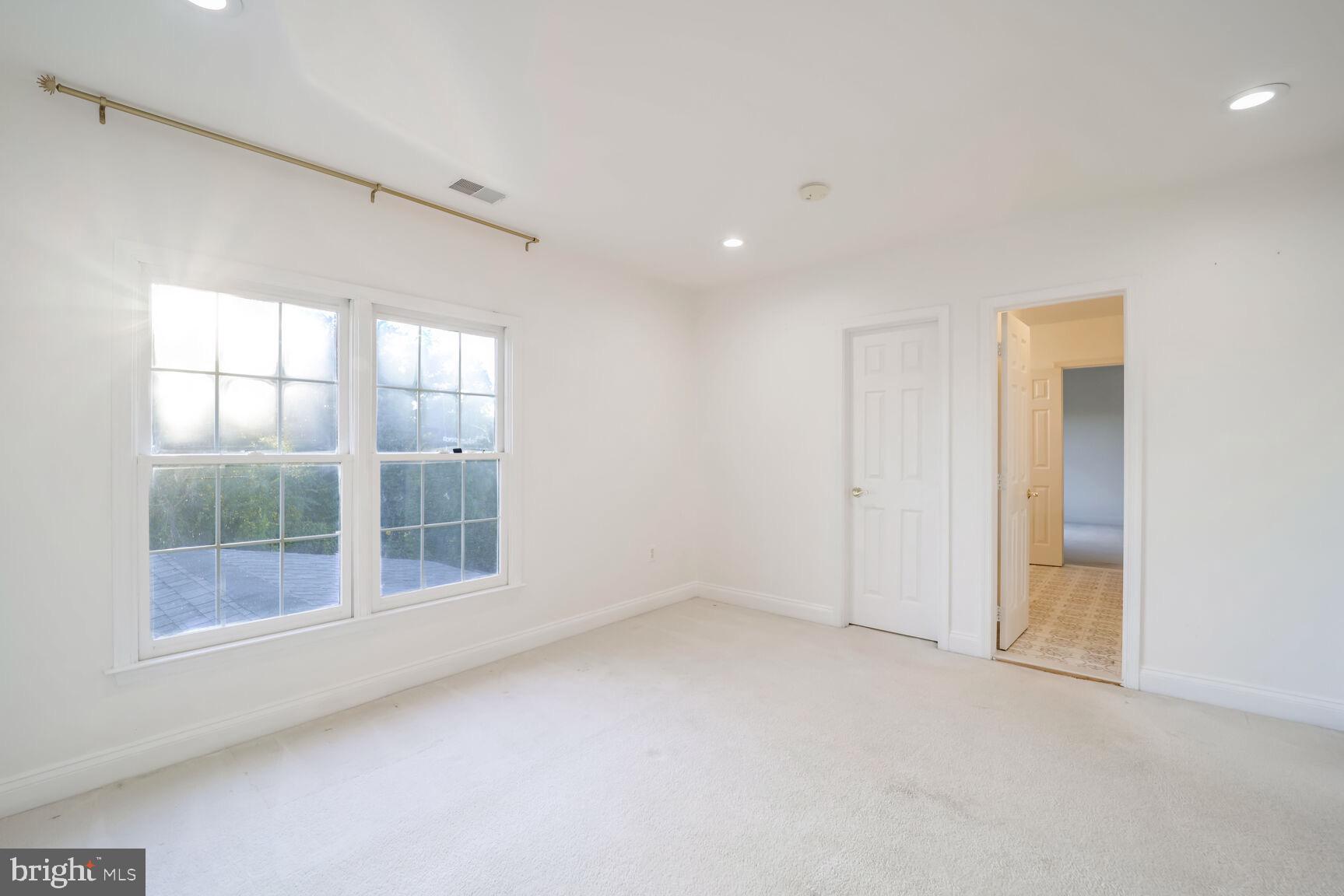 HAMPSHIRE GREENS - Residential