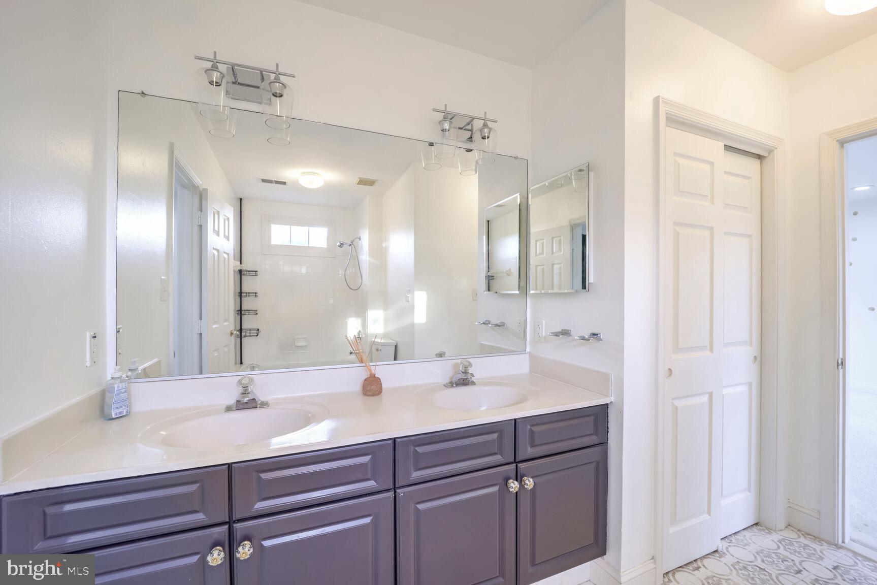 HAMPSHIRE GREENS - Residential