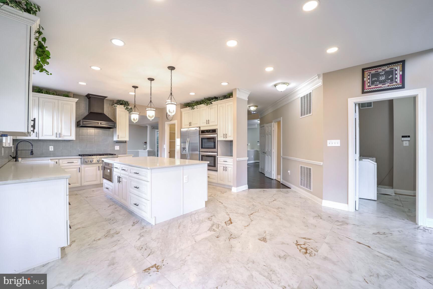 HAMPSHIRE GREENS - Residential