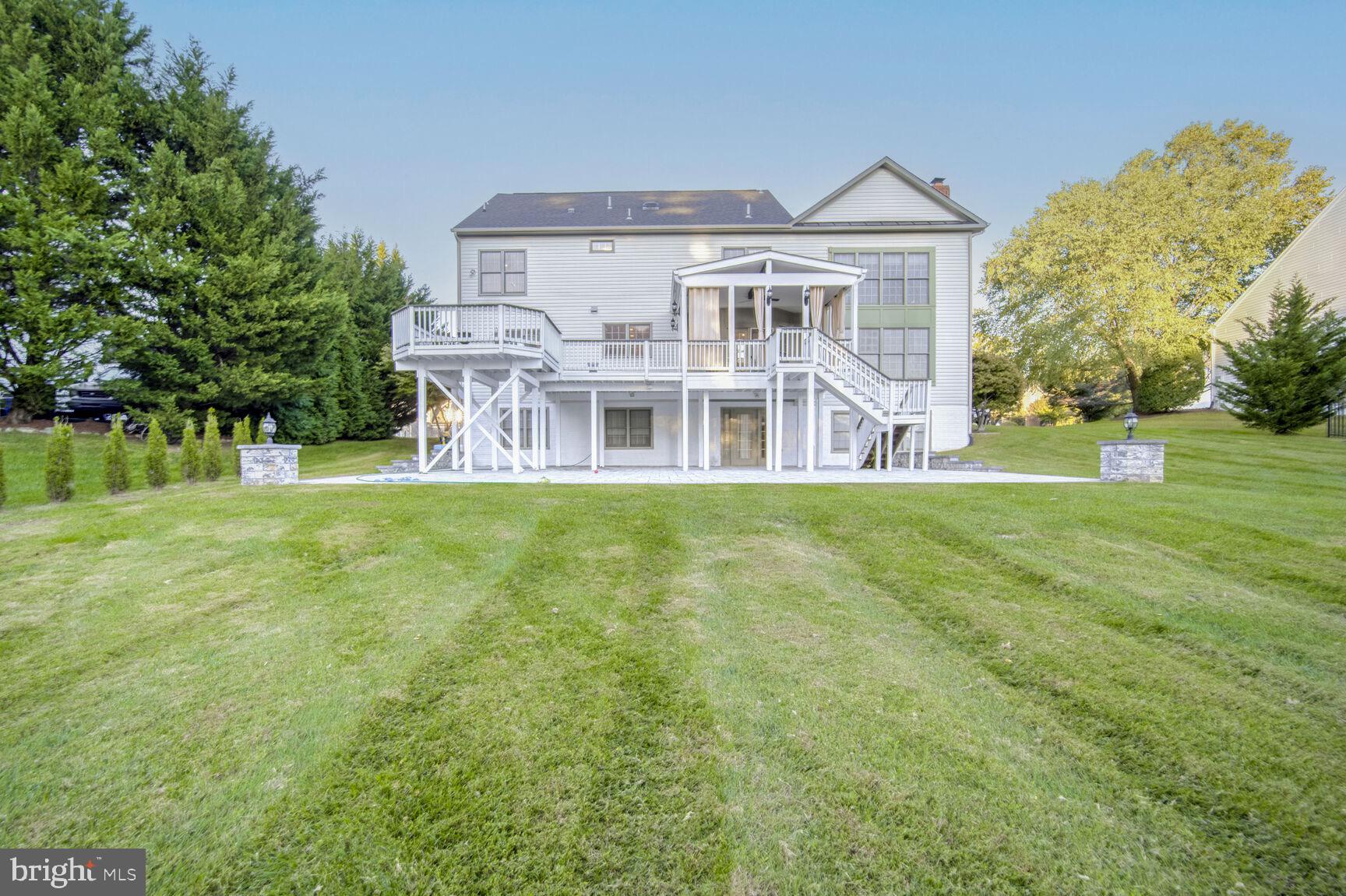 HAMPSHIRE GREENS - Residential