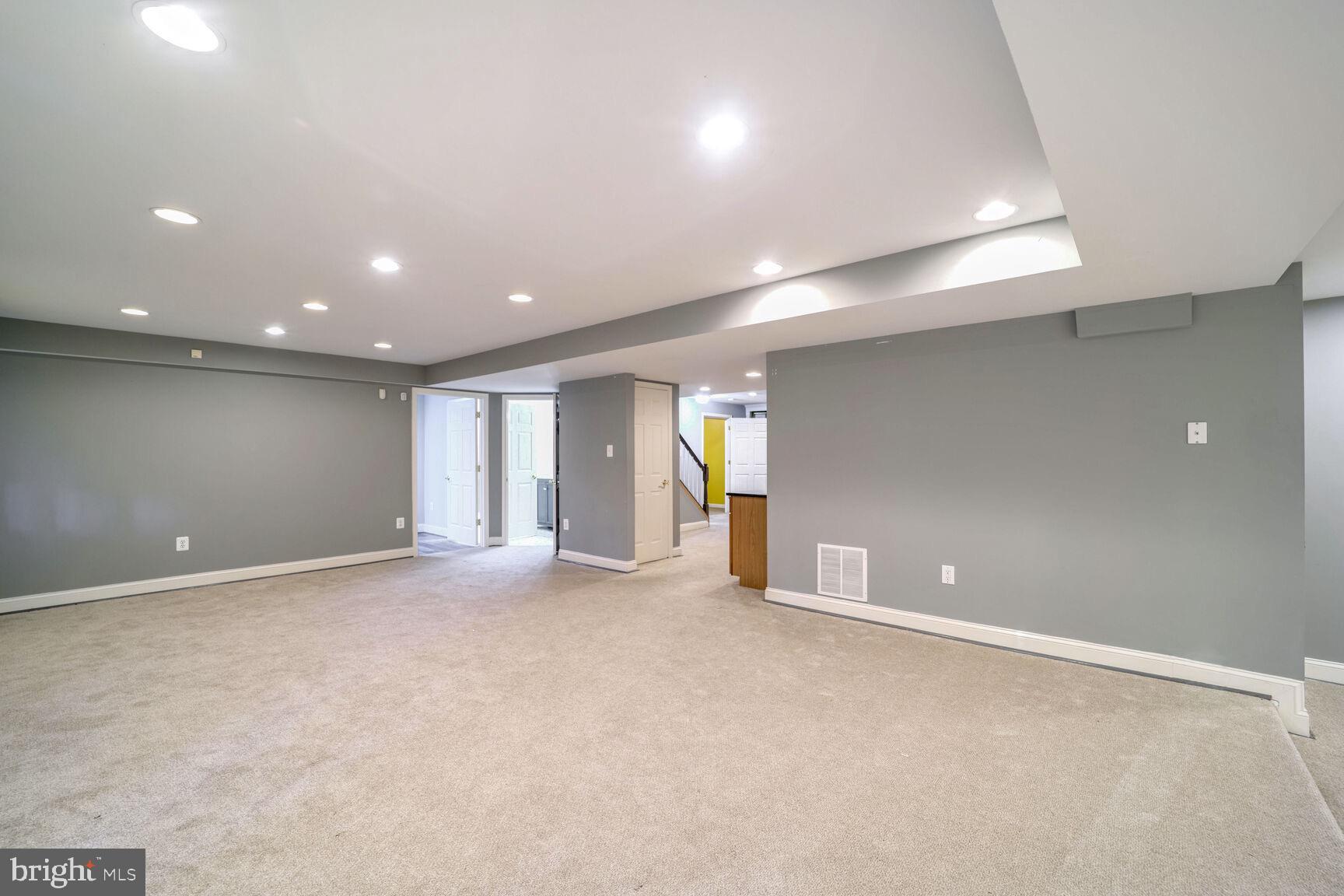 HAMPSHIRE GREENS - Residential