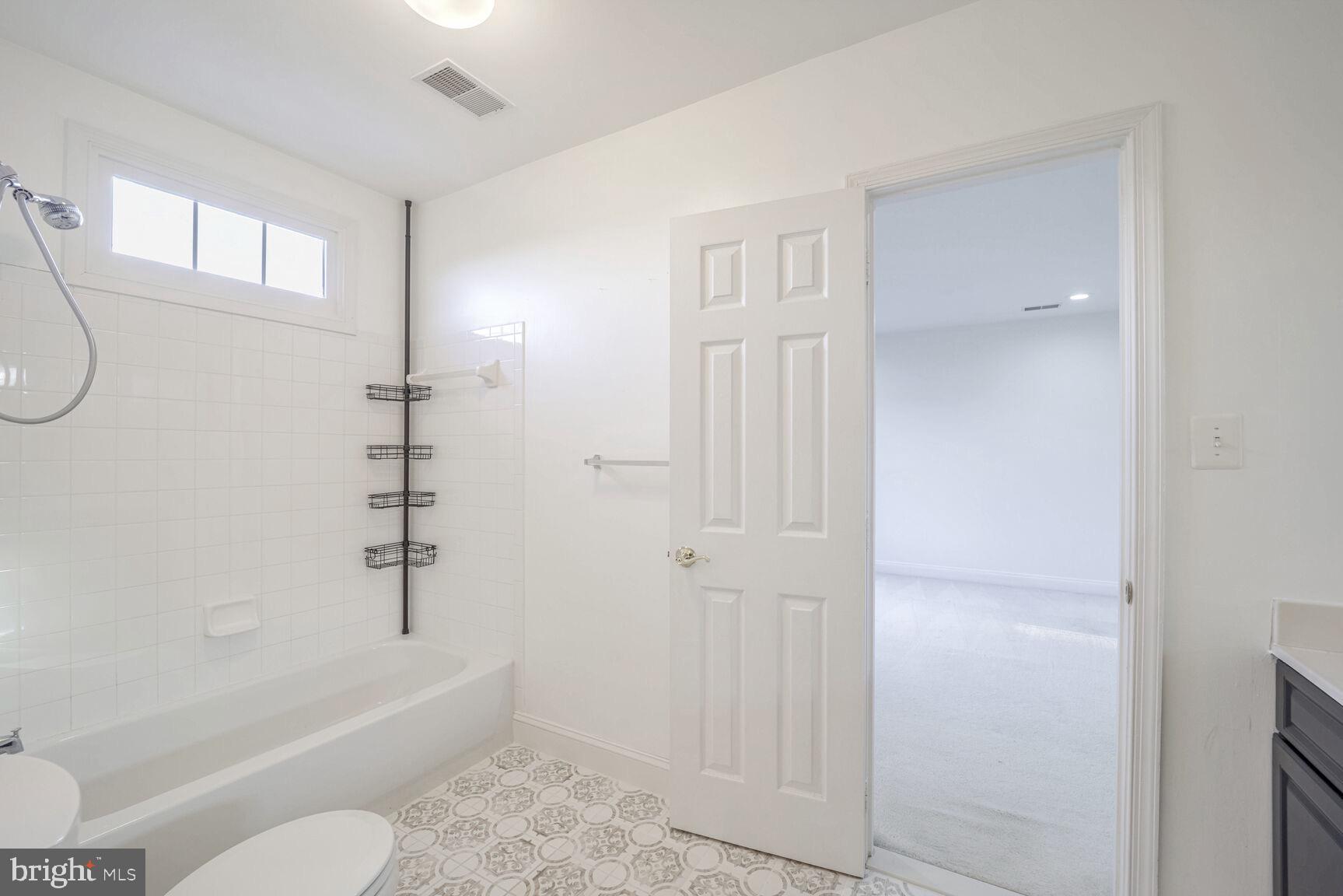 HAMPSHIRE GREENS - Residential