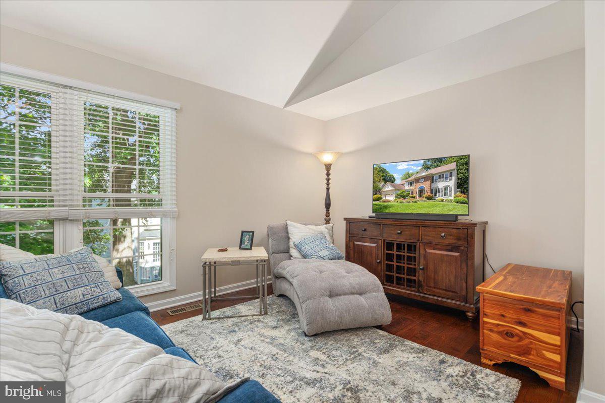 CASCADES/POTOMAC - Residential