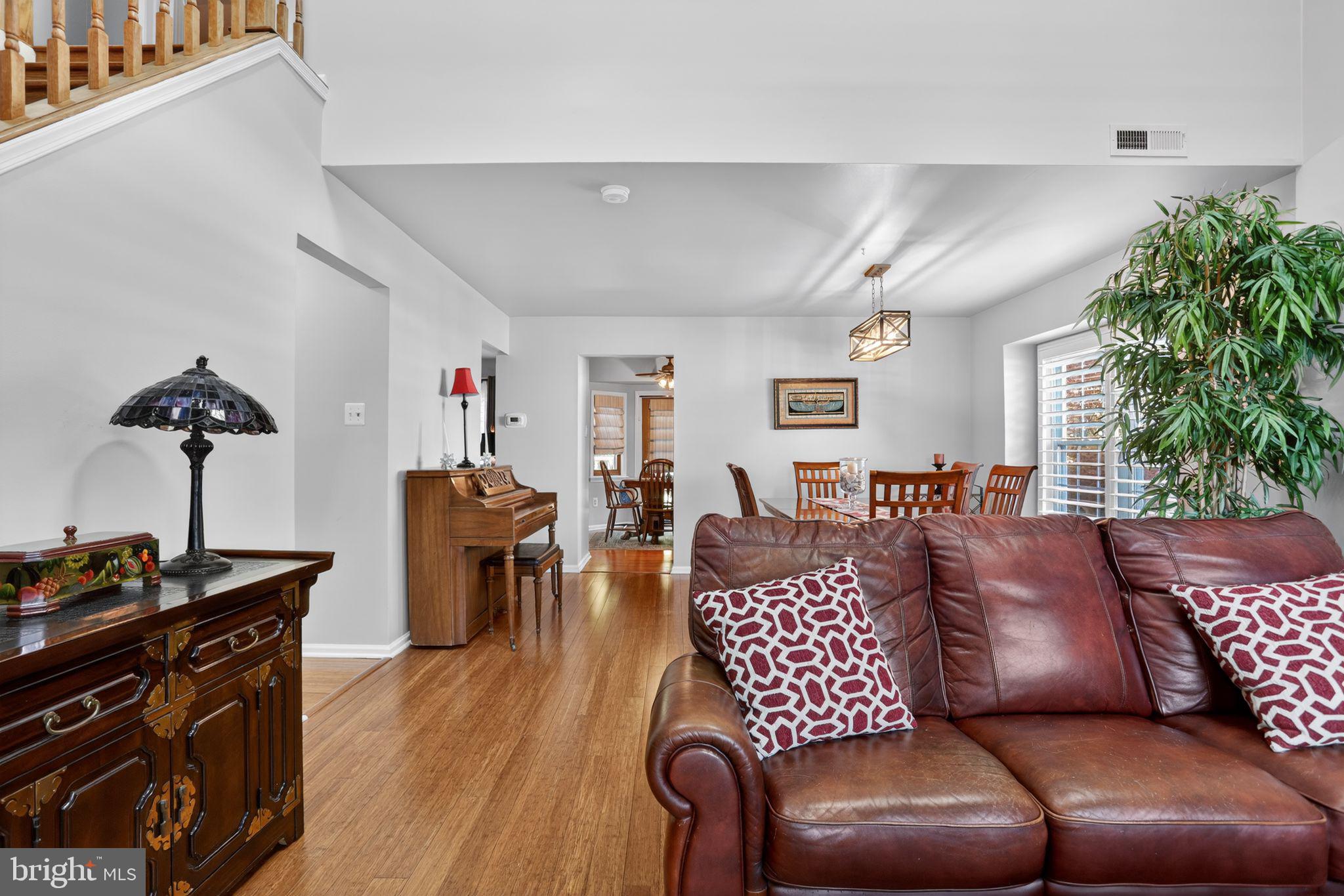 CREEK VIEW ESTS - Residential