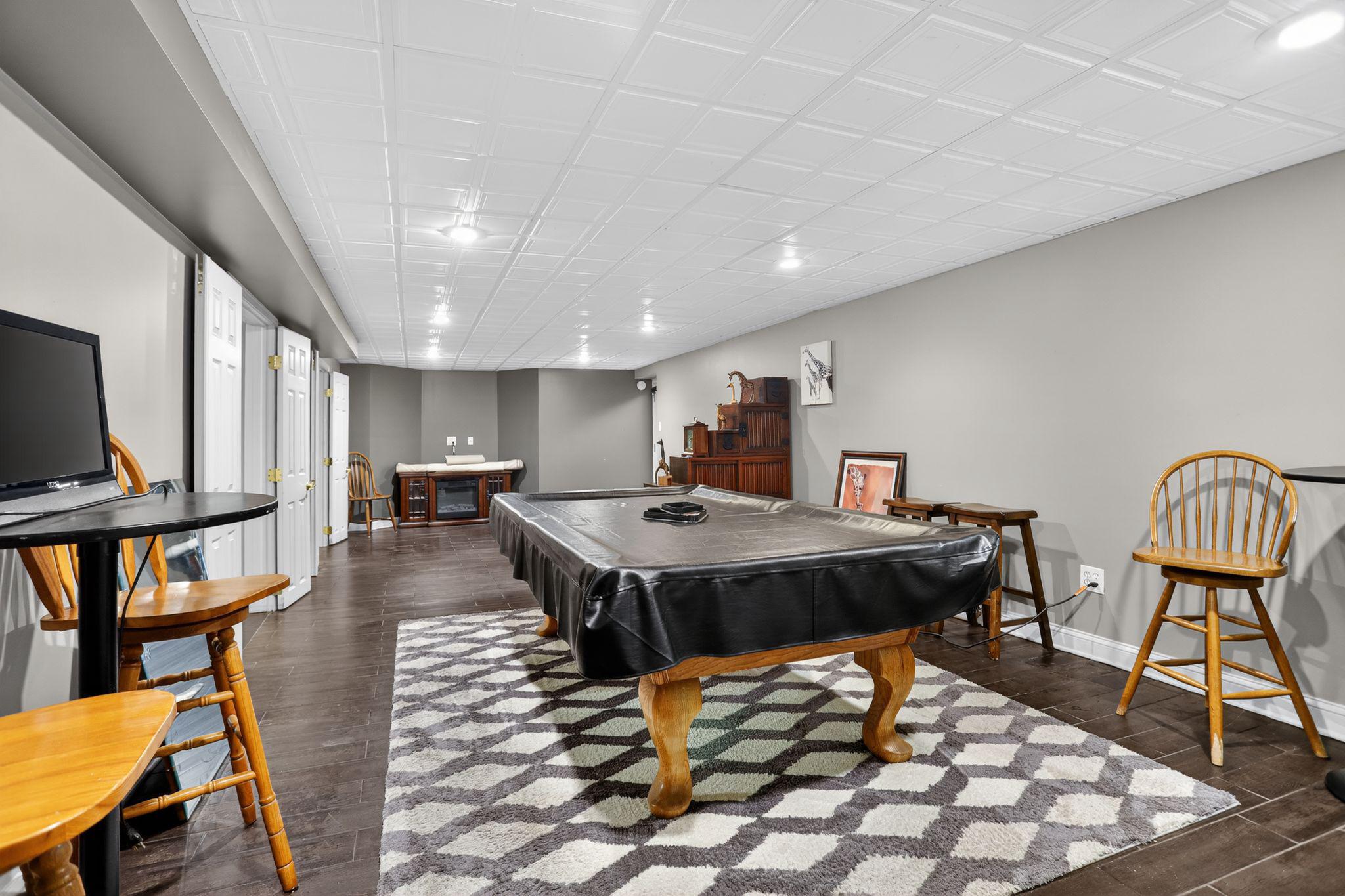 CREEK VIEW ESTS - Residential
