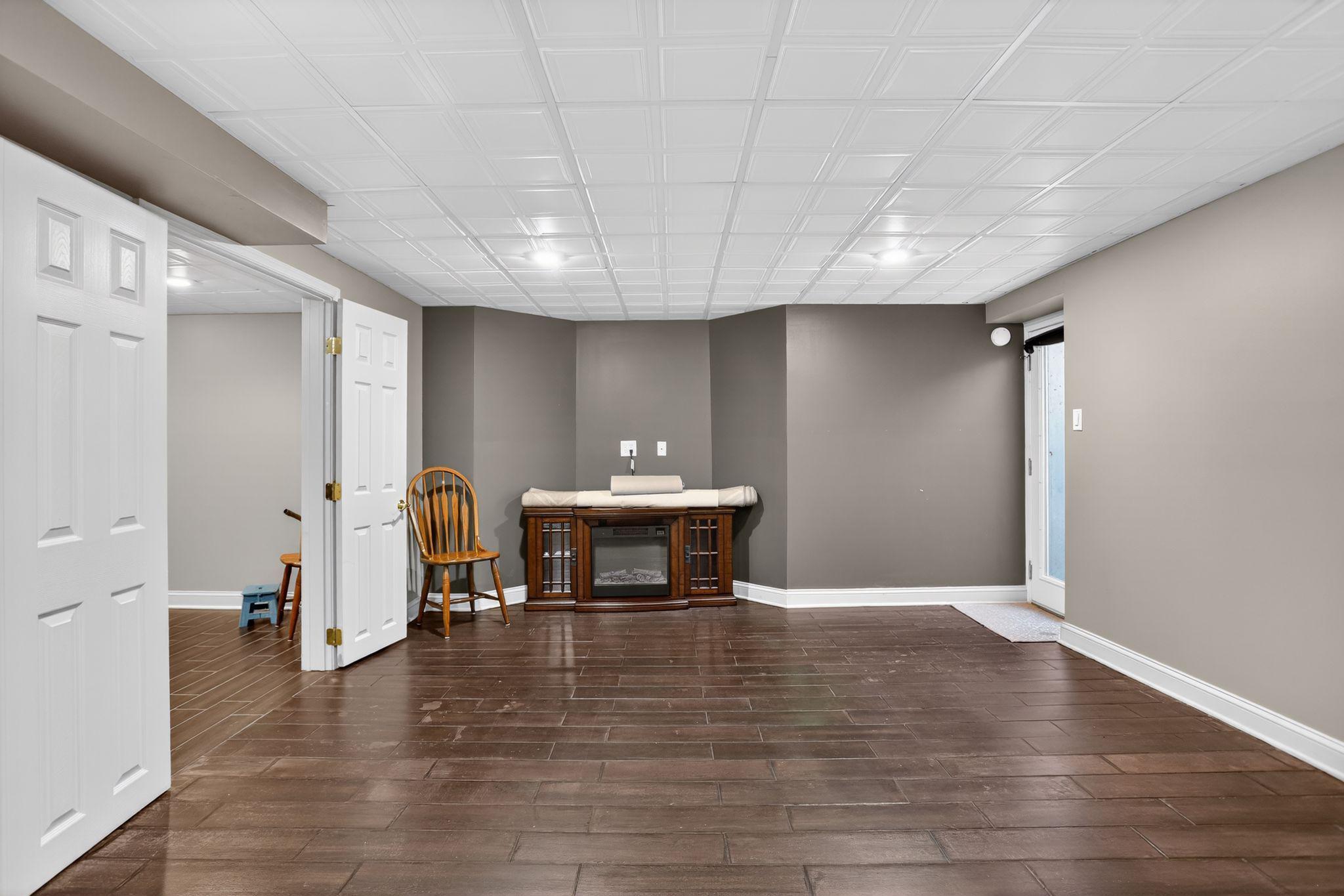 CREEK VIEW ESTS - Residential