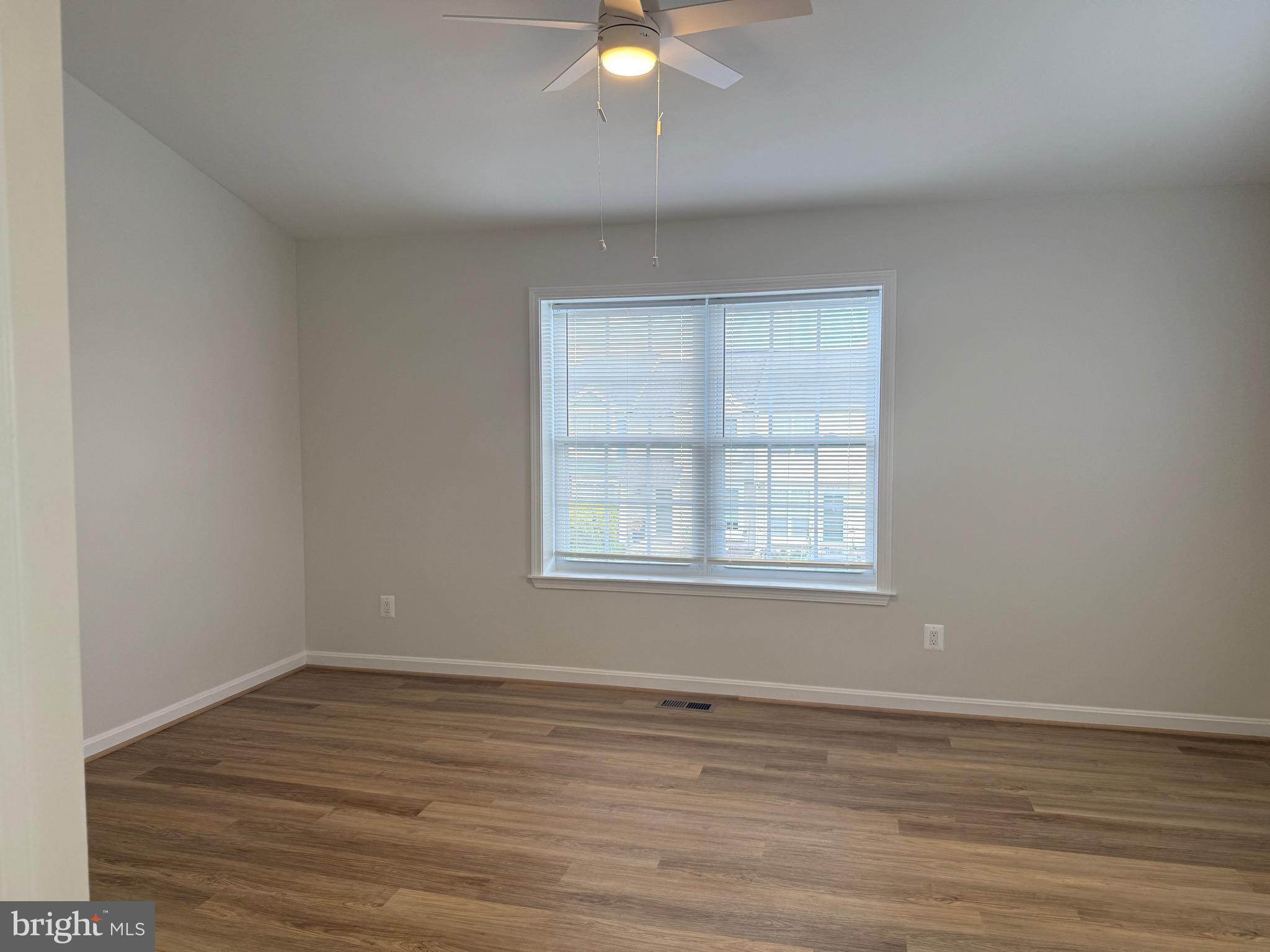 ROLLING RIDGE - Residential Lease