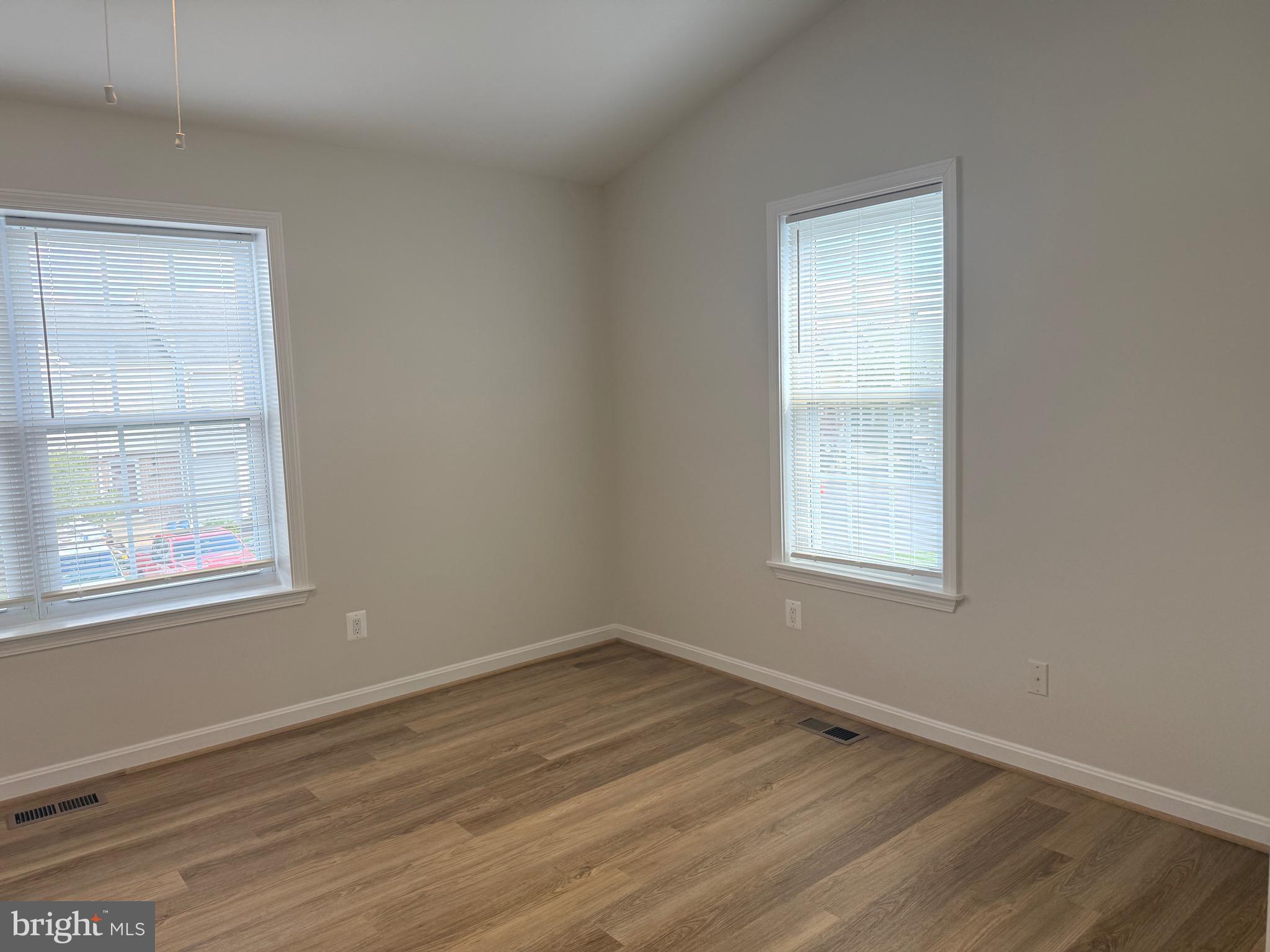 ROLLING RIDGE - Residential Lease