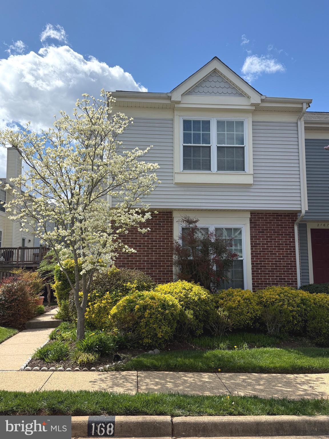 ROLLING RIDGE - Residential Lease