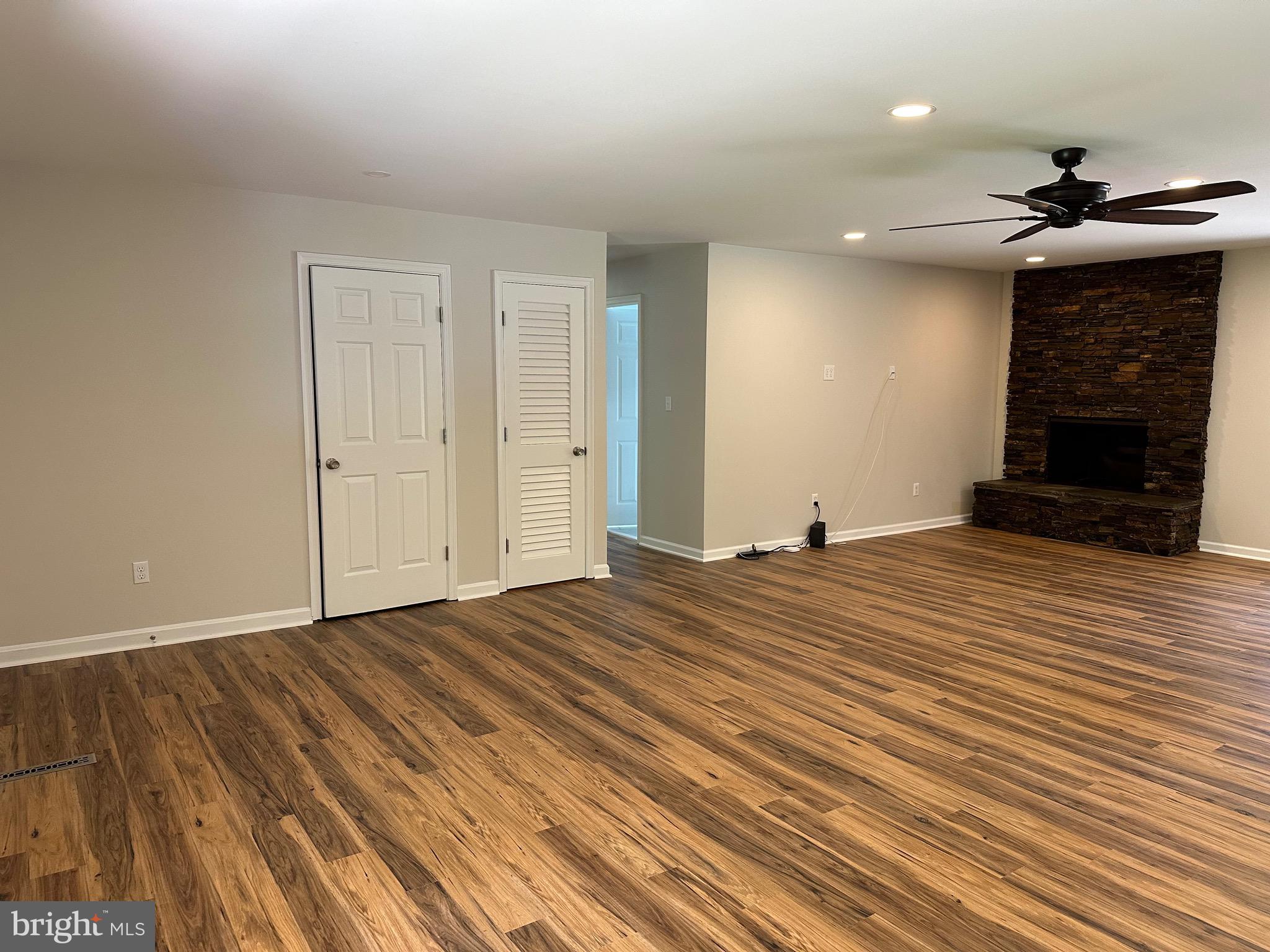 CRESTWOOD - Residential Lease