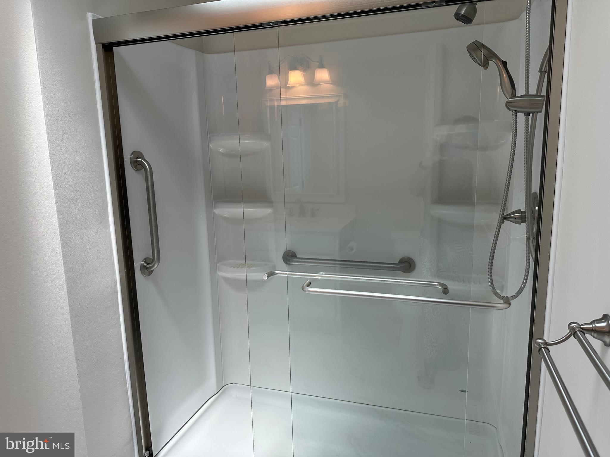 CRESTWOOD - Residential Lease