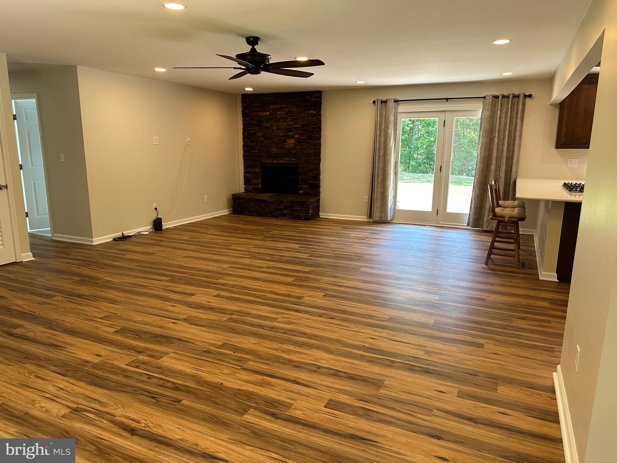 CRESTWOOD - Residential Lease