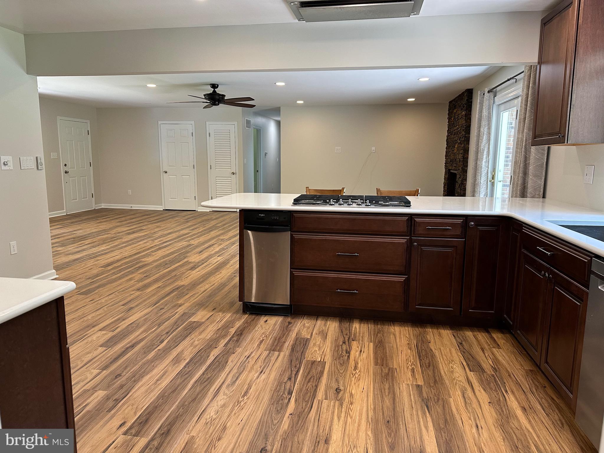 CRESTWOOD - Residential Lease