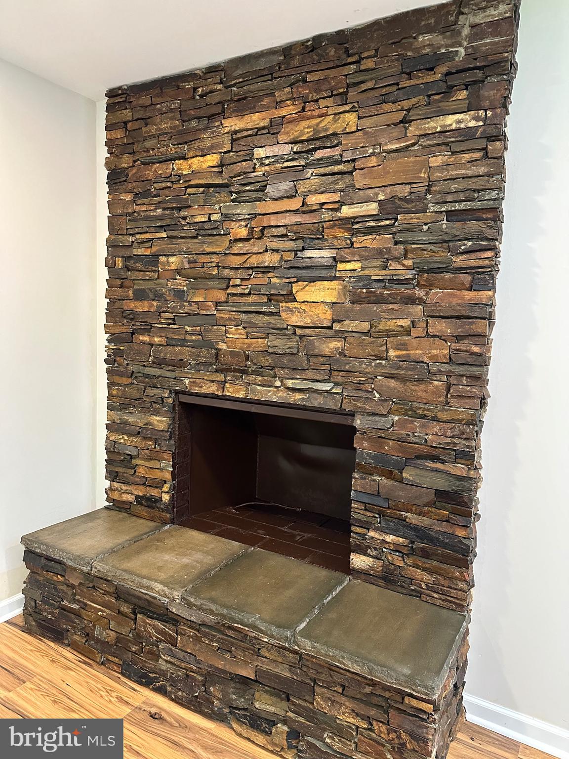 CRESTWOOD - Residential Lease