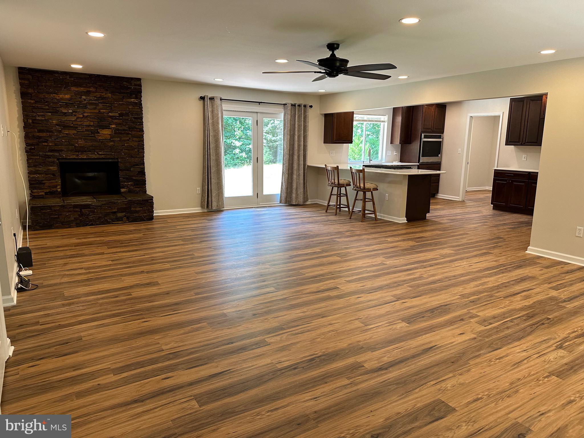 CRESTWOOD - Residential Lease