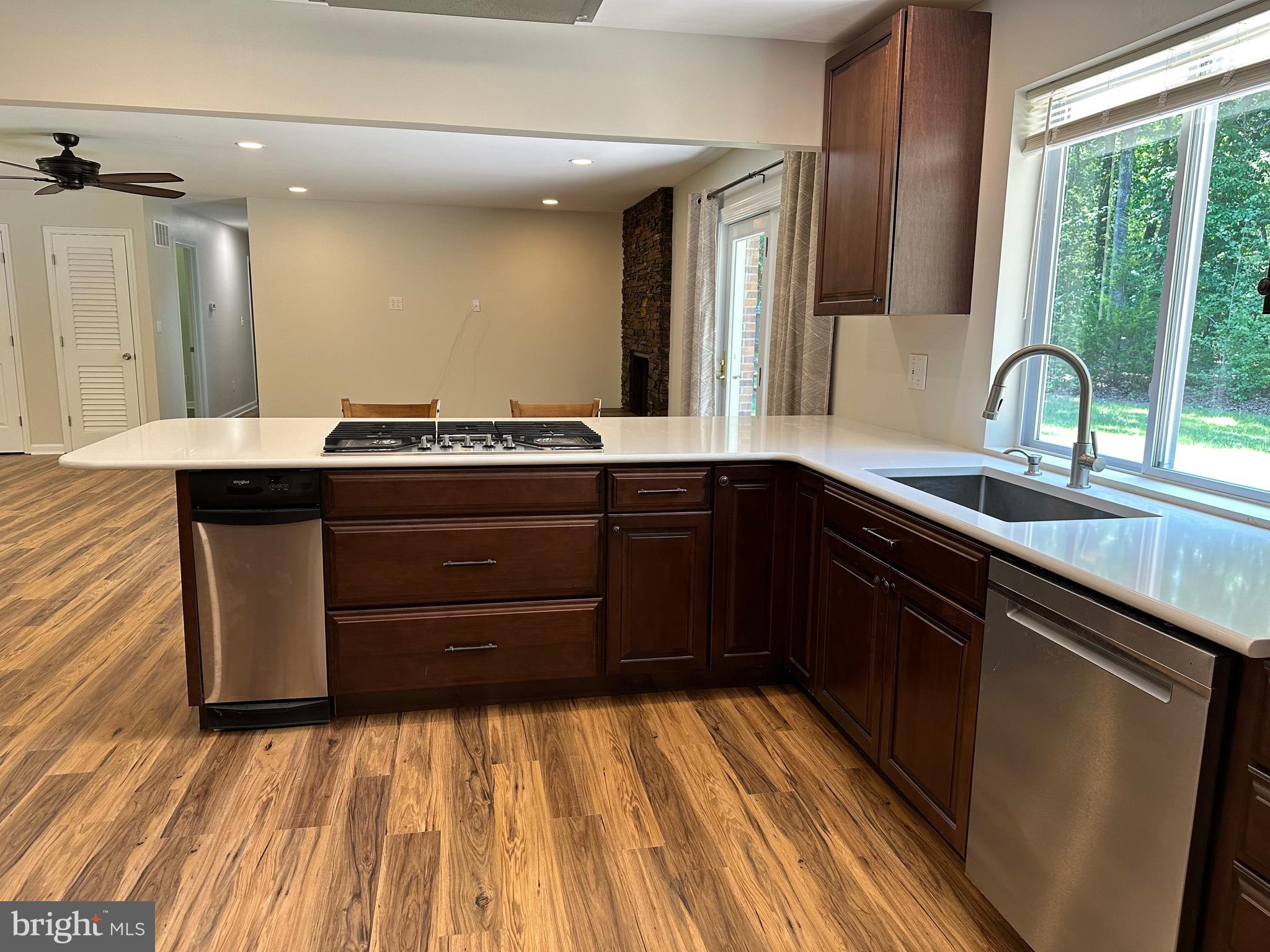 CRESTWOOD - Residential Lease