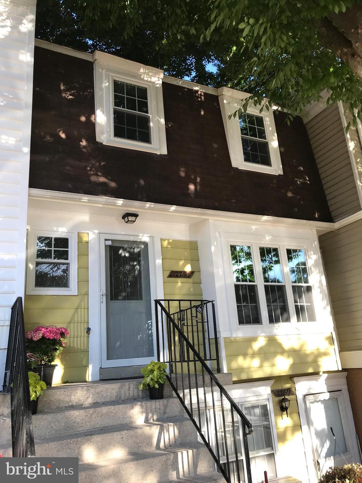Beautiful 3BR/2.5BA Condo in Crofton. Renovated kitchen with new SS appliances. Renovated bathrooms. New Paint and New Flooring. Ready to move in. Walking distance to shops and restaurants.