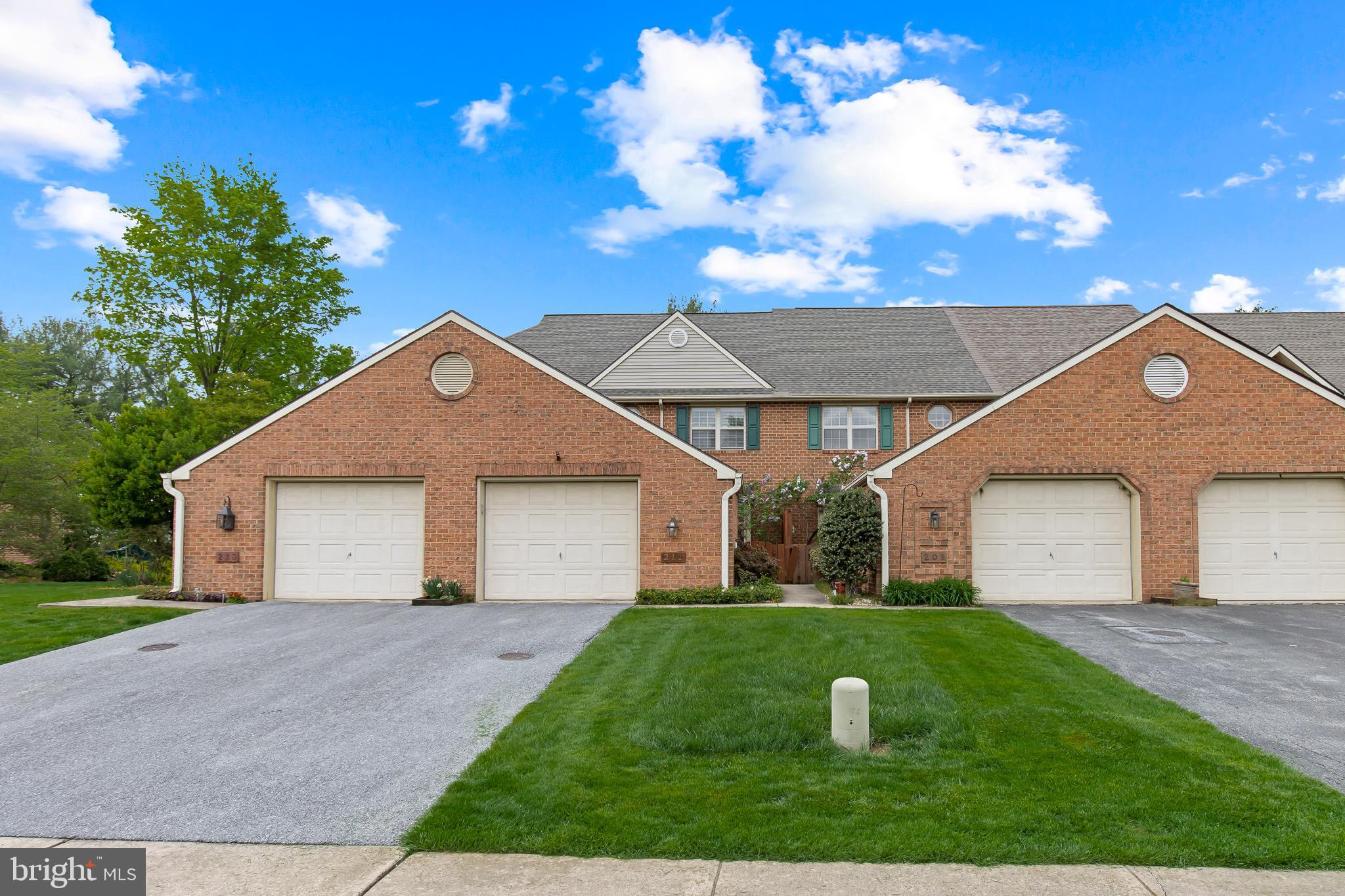 WOODS EDGE - Residential