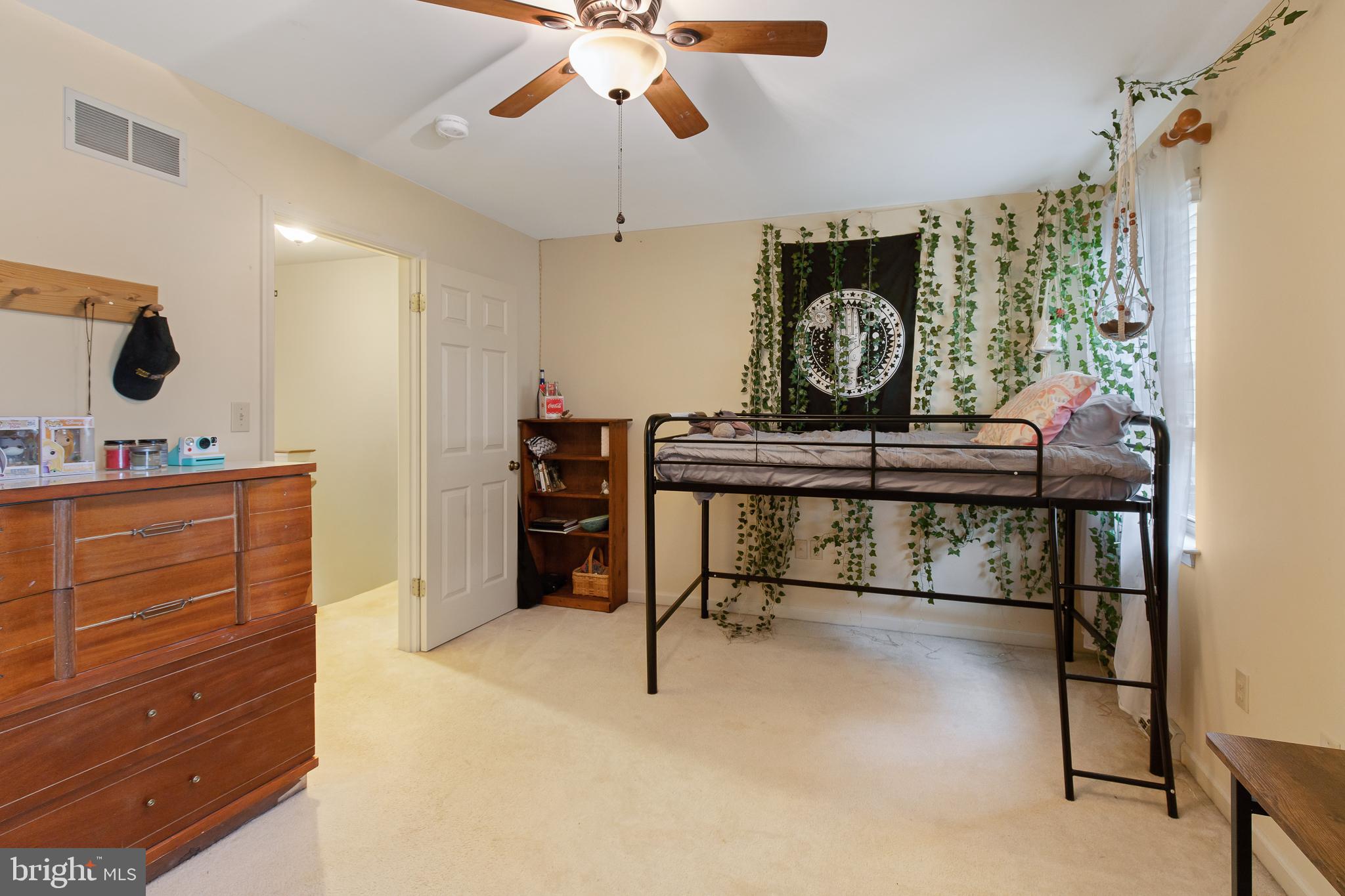 WOODS EDGE - Residential
