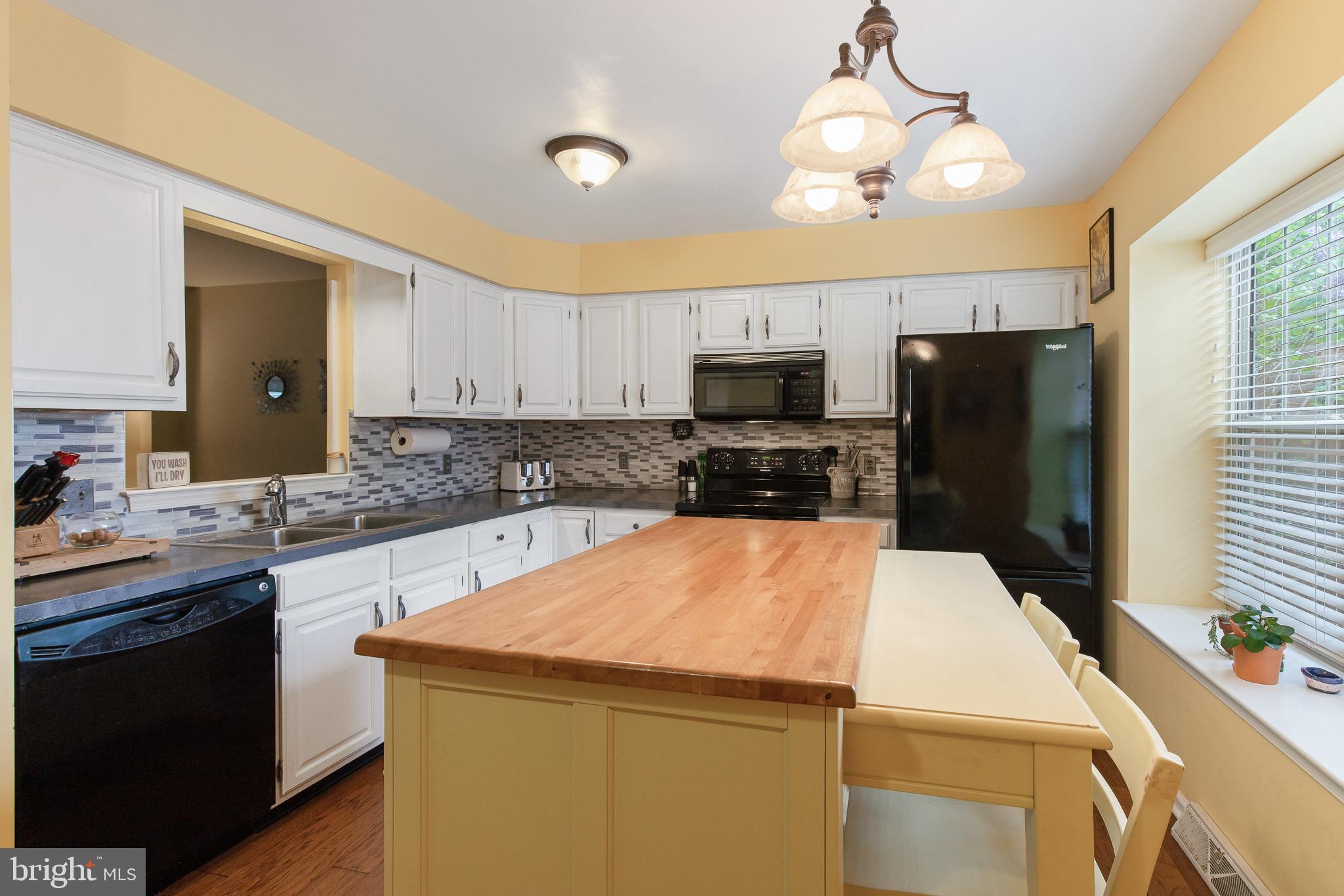 WOODS EDGE - Residential