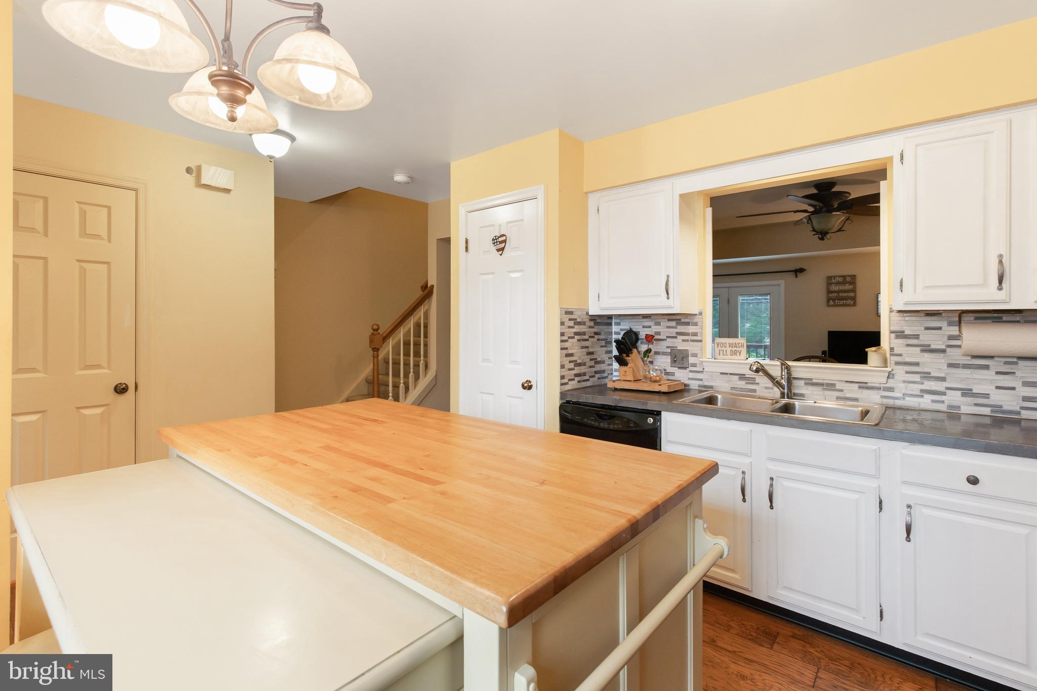 WOODS EDGE - Residential
