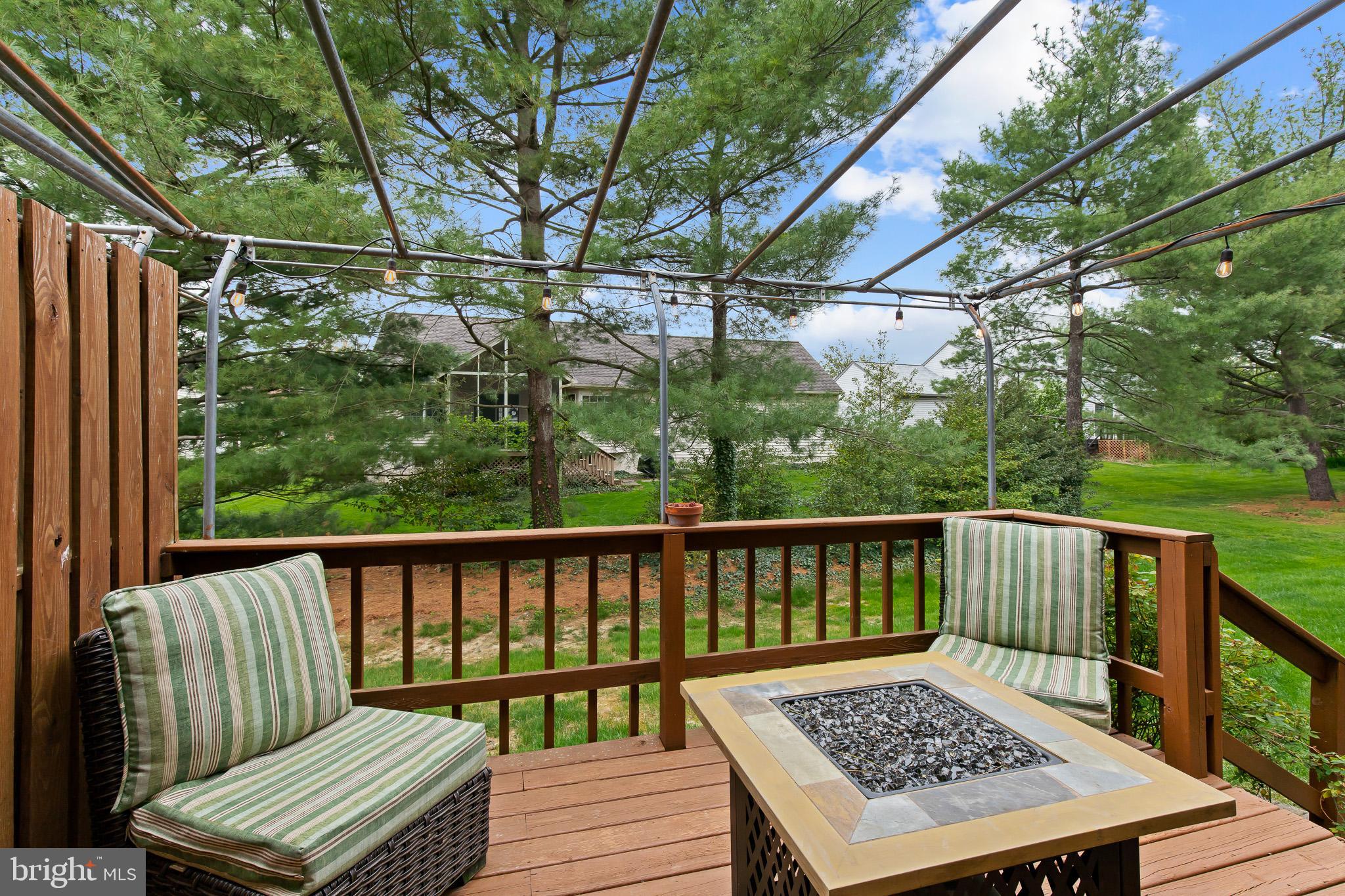 WOODS EDGE - Residential