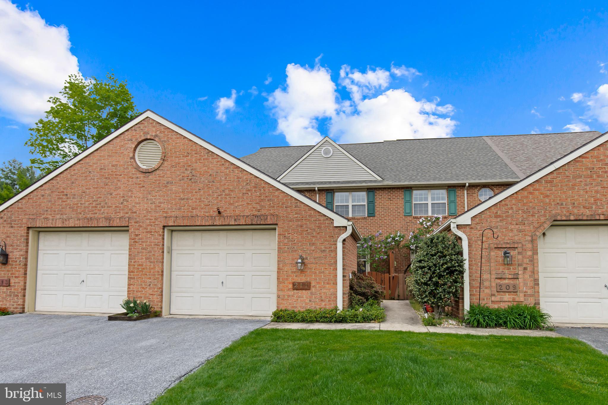 WOODS EDGE - Residential
