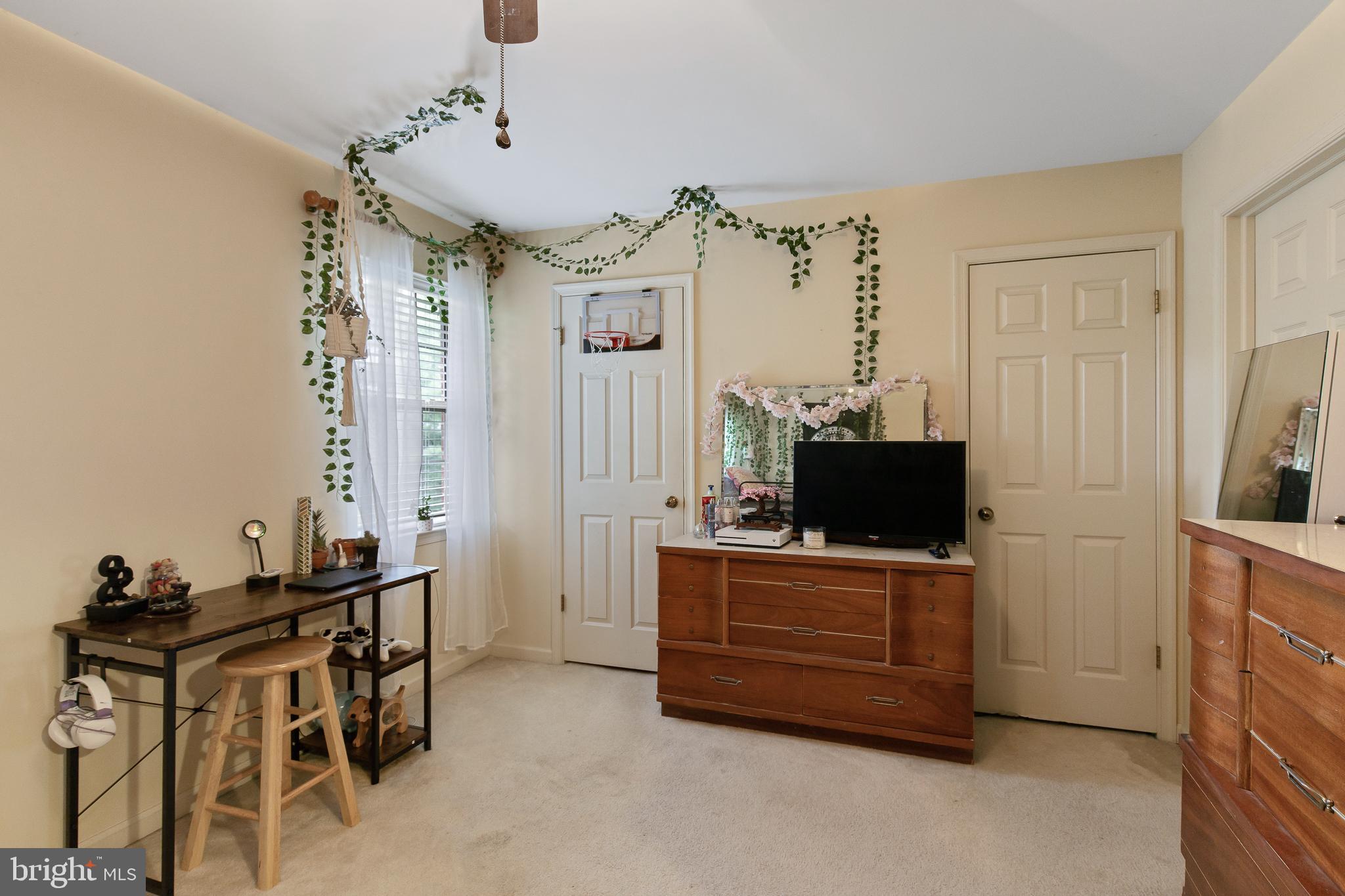 WOODS EDGE - Residential